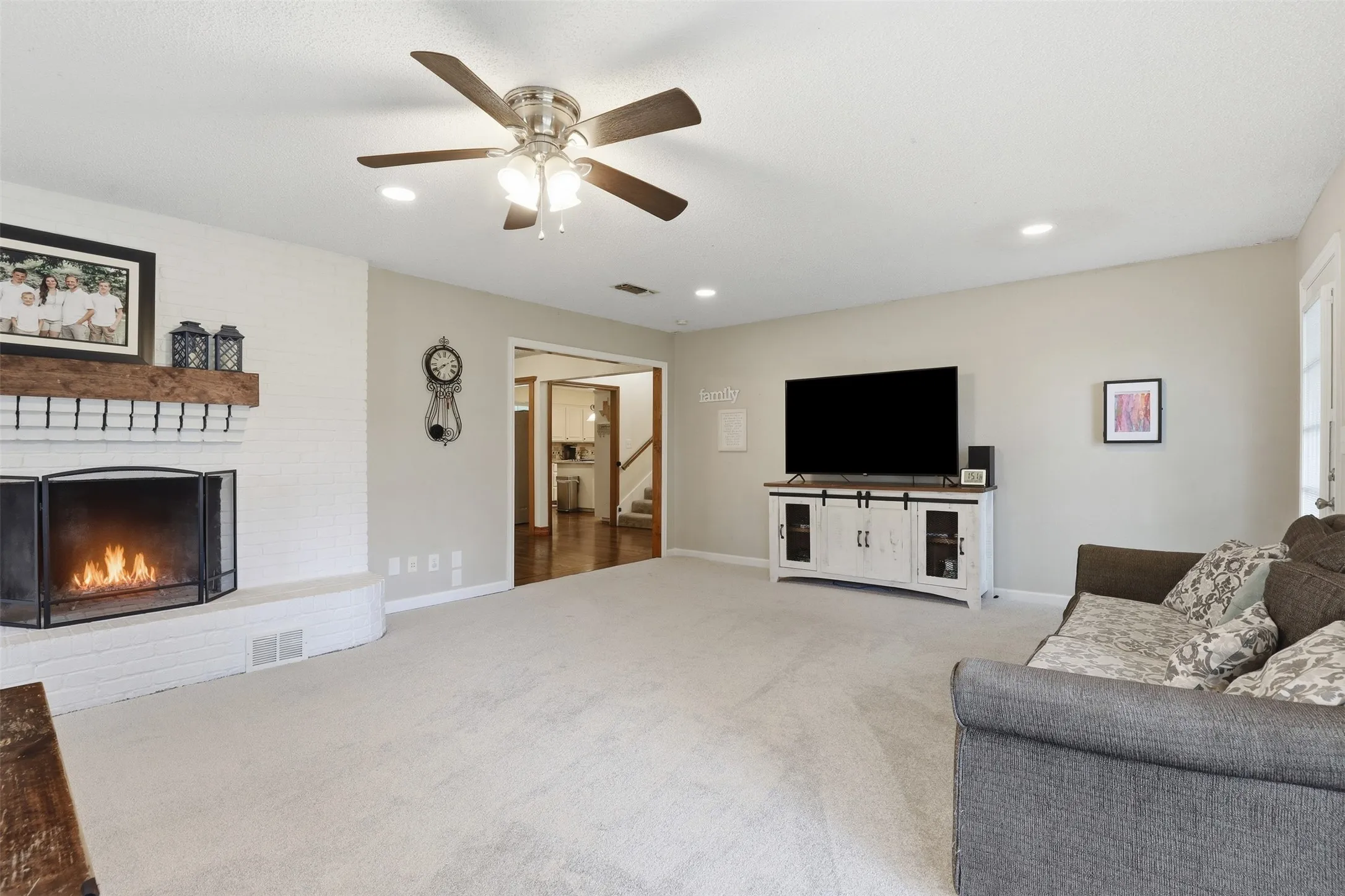 Single Family Residence For Sale in Parker County , 288 Sanders Road, Weatherford, Texas 76087, 4 Bedroom, 4 Bathroom, Garage spaces, 3,620 Sqft, built in 1987, mls#21253479, Real Estate Agent in Weatherford, Homes For Sale in Parker county, Homes For Sale in Weatherford, Realtor in Weatherford Texas, Real Estate Brokerage Independent Realty Texas, Luminita Cordes Realtor