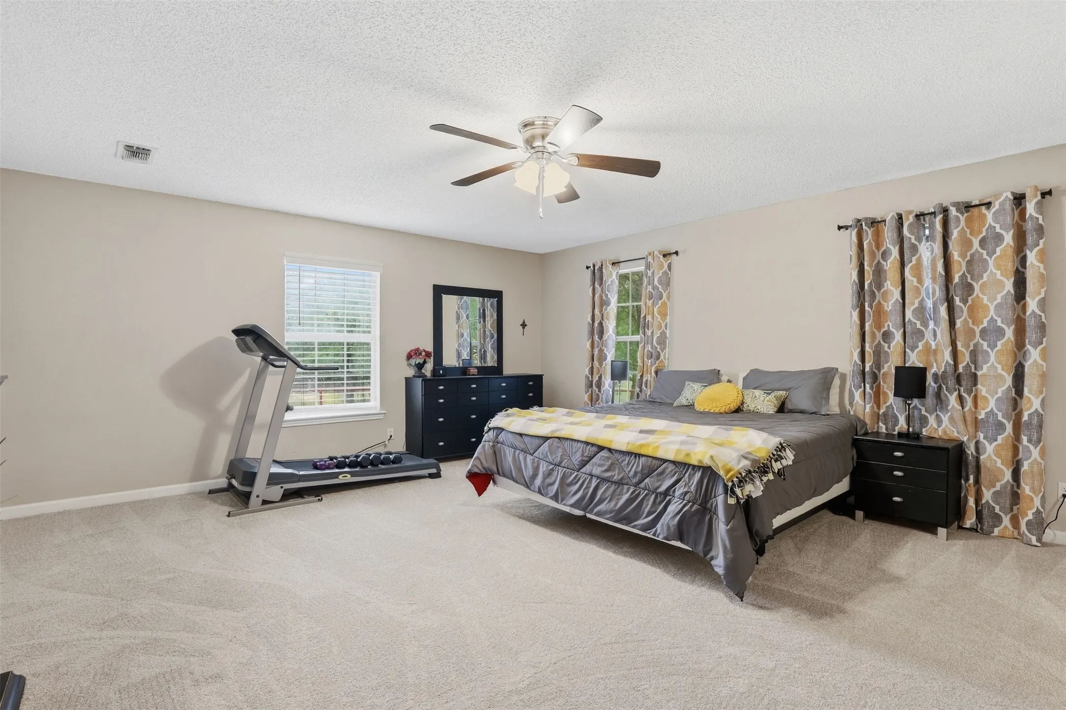 Single Family Residence For Sale in Parker County , 288 Sanders Road, Weatherford, Texas 76087, 4 Bedroom, 4 Bathroom, Garage spaces, 3,620 Sqft, built in 1987, mls#21253479, Real Estate Agent in Weatherford, Homes For Sale in Parker county, Homes For Sale in Weatherford, Realtor in Weatherford Texas, Real Estate Brokerage Independent Realty Texas, Luminita Cordes Realtor