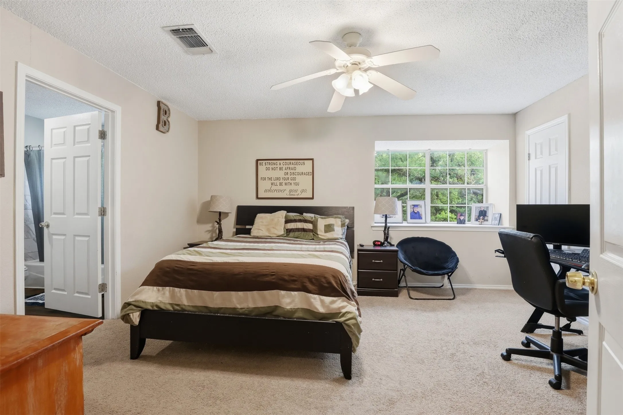 Single Family Residence For Sale in Parker County , 288 Sanders Road, Weatherford, Texas 76087, 4 Bedroom, 4 Bathroom, Garage spaces, 3,620 Sqft, built in 1987, mls#21253479, Real Estate Agent in Weatherford, Homes For Sale in Parker county, Homes For Sale in Weatherford, Realtor in Weatherford Texas, Real Estate Brokerage Independent Realty Texas, Luminita Cordes Realtor