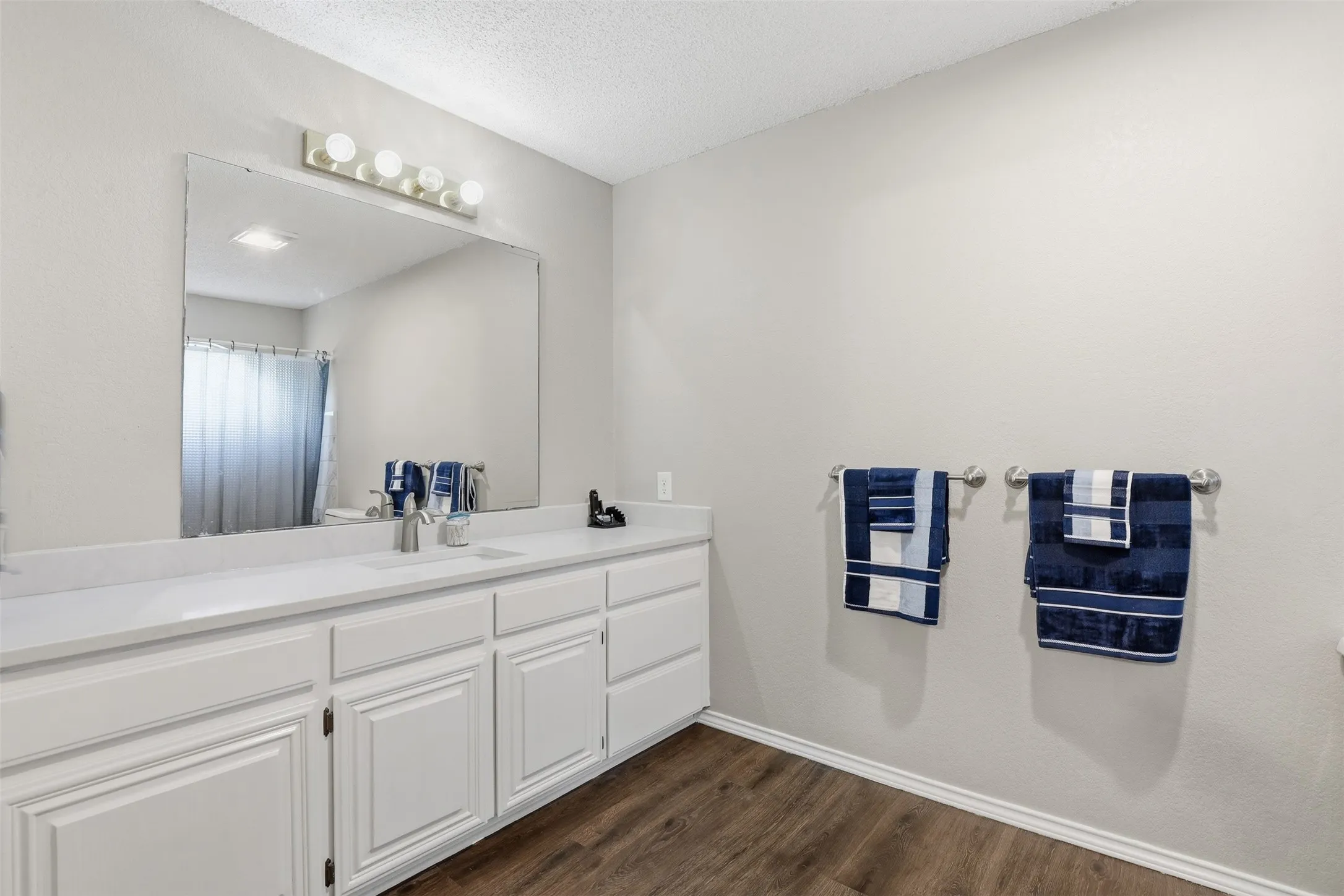 Single Family Residence For Sale in Parker County , 288 Sanders Road, Weatherford, Texas 76087, 4 Bedroom, 4 Bathroom, Garage spaces, 3,620 Sqft, built in 1987, mls#21253479, Real Estate Agent in Weatherford, Homes For Sale in Parker county, Homes For Sale in Weatherford, Realtor in Weatherford Texas, Real Estate Brokerage Independent Realty Texas, Luminita Cordes Realtor