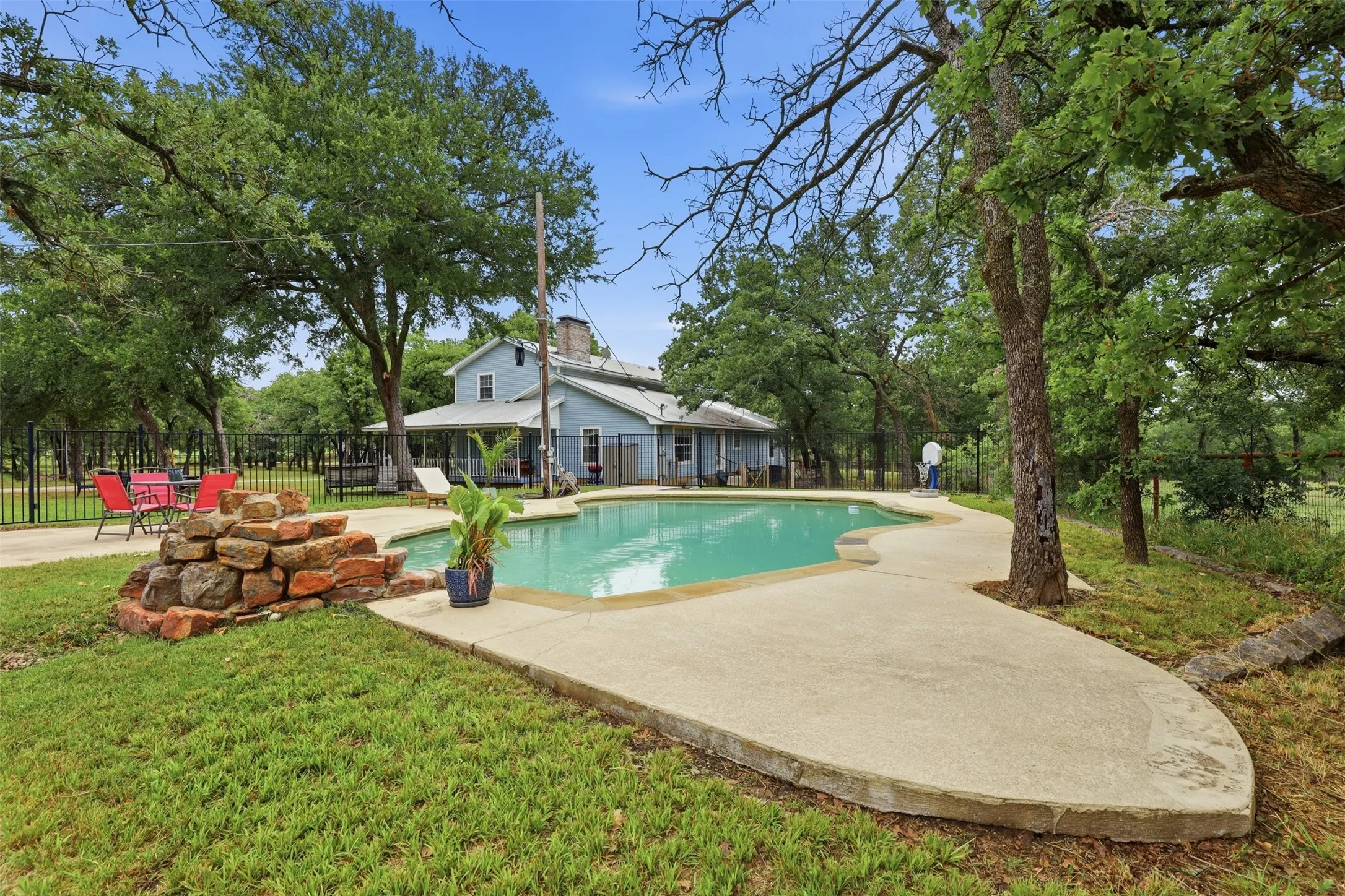 Single Family Residence For Sale in Parker County , 288 Sanders Road, Weatherford, Texas 76087, 4 Bedroom, 4 Bathroom, Garage spaces, 3,620 Sqft, built in 1987, mls#21253479, Real Estate Agent in Weatherford, Homes For Sale in Parker county, Homes For Sale in Weatherford, Realtor in Weatherford Texas, Real Estate Brokerage Independent Realty Texas, Luminita Cordes Realtor