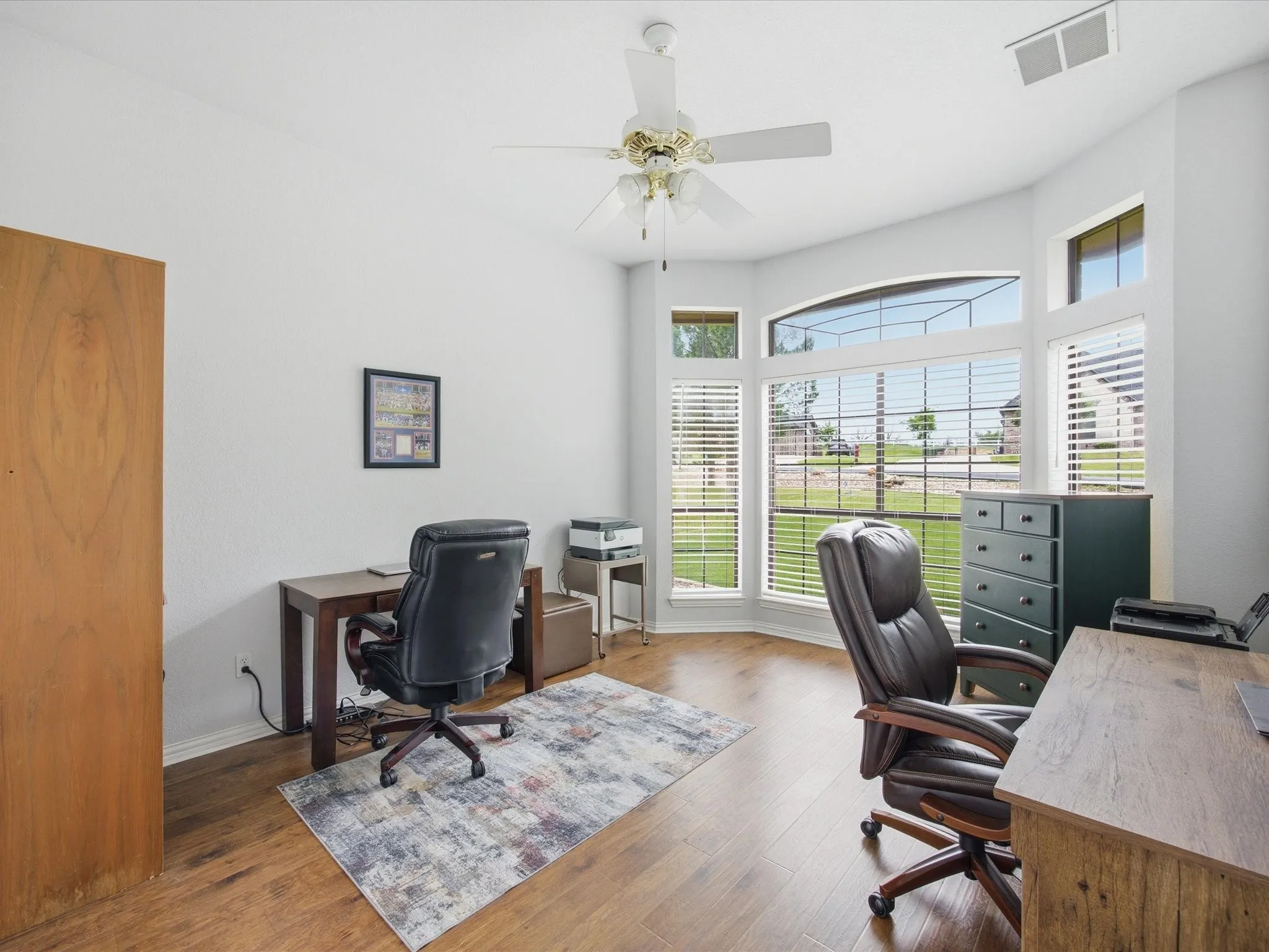 Single Family Residence For Sale in Hood County , 10106 Ravenswood Road, Granbury, Texas 76049, 4 Bedroom, 3 Bathroom, 3 Garage spaces, 2,690 Sqft, built in 1996, Price $595,000, mls#21268532, Real Estate Agent in Granbury, Homes For Sale in Hood county, Homes For Sale in Granbury, Realtor in Granbury Texas, Real Estate Brokerage Independent Realty Texas, Luminita Cordes Realtor