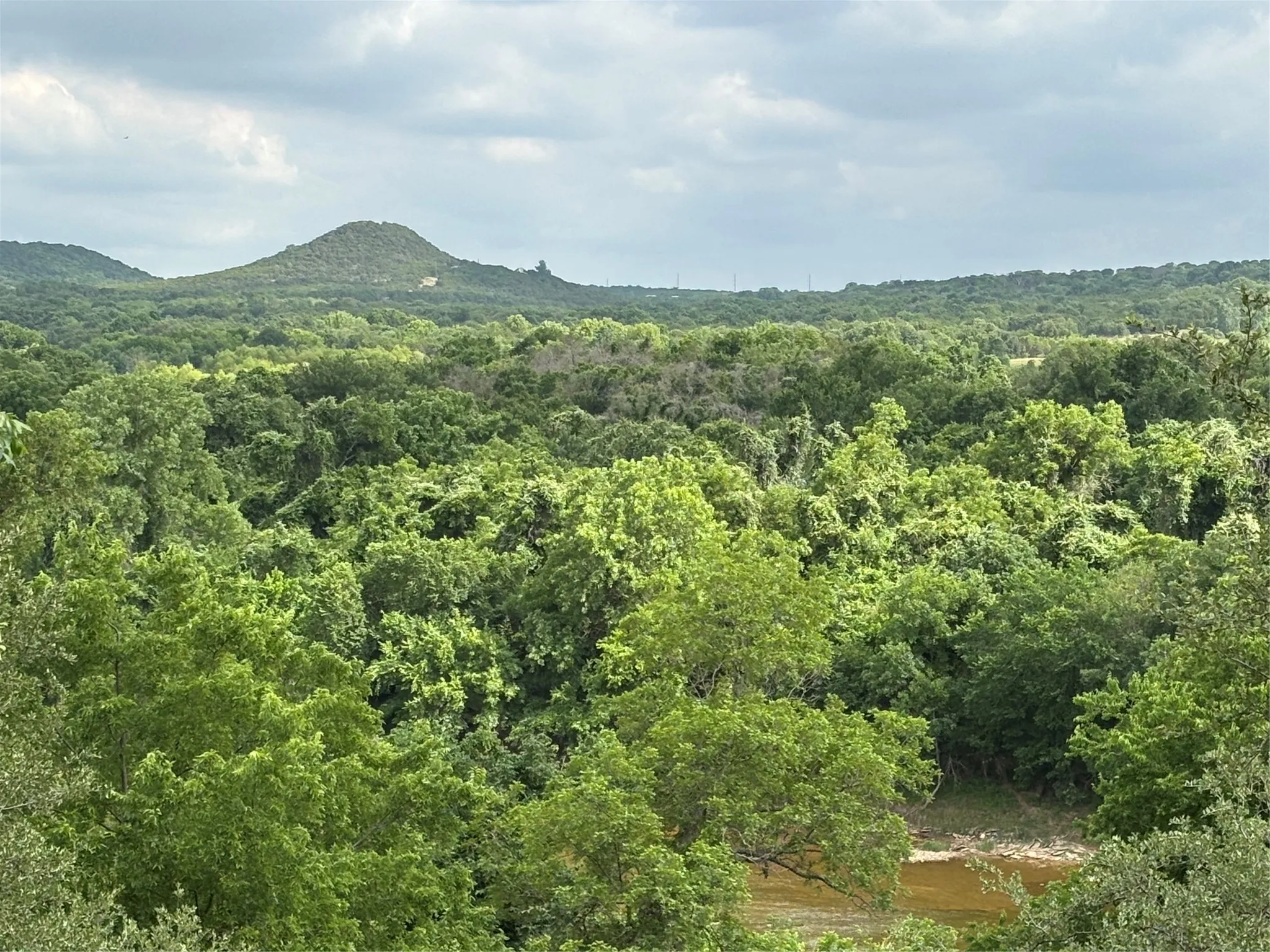 Single Family Residence For Sale in Hood County , 10106 Ravenswood Road, Granbury, Texas 76049, 4 Bedroom, 3 Bathroom, 3 Garage spaces, 2,690 Sqft, built in 1996, Price $595,000, mls#21268532, Real Estate Agent in Granbury, Homes For Sale in Hood county, Homes For Sale in Granbury, Realtor in Granbury Texas, Real Estate Brokerage Independent Realty Texas, Luminita Cordes Realtor