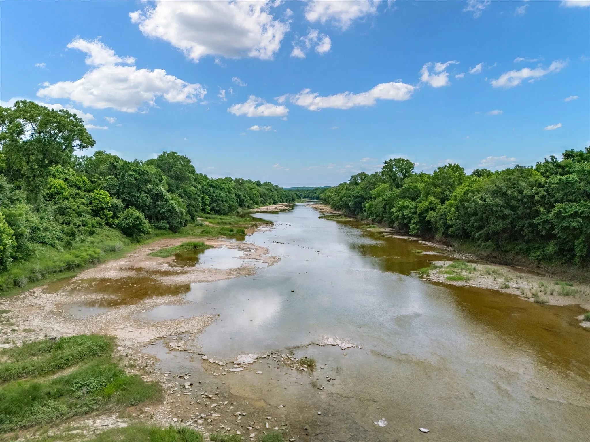 Single Family Residence For Sale in Hood County , 10106 Ravenswood Road, Granbury, Texas 76049, 4 Bedroom, 3 Bathroom, 3 Garage spaces, 2,690 Sqft, built in 1996, Price $595,000, mls#21268532, Real Estate Agent in Granbury, Homes For Sale in Hood county, Homes For Sale in Granbury, Realtor in Granbury Texas, Real Estate Brokerage Independent Realty Texas, Luminita Cordes Realtor