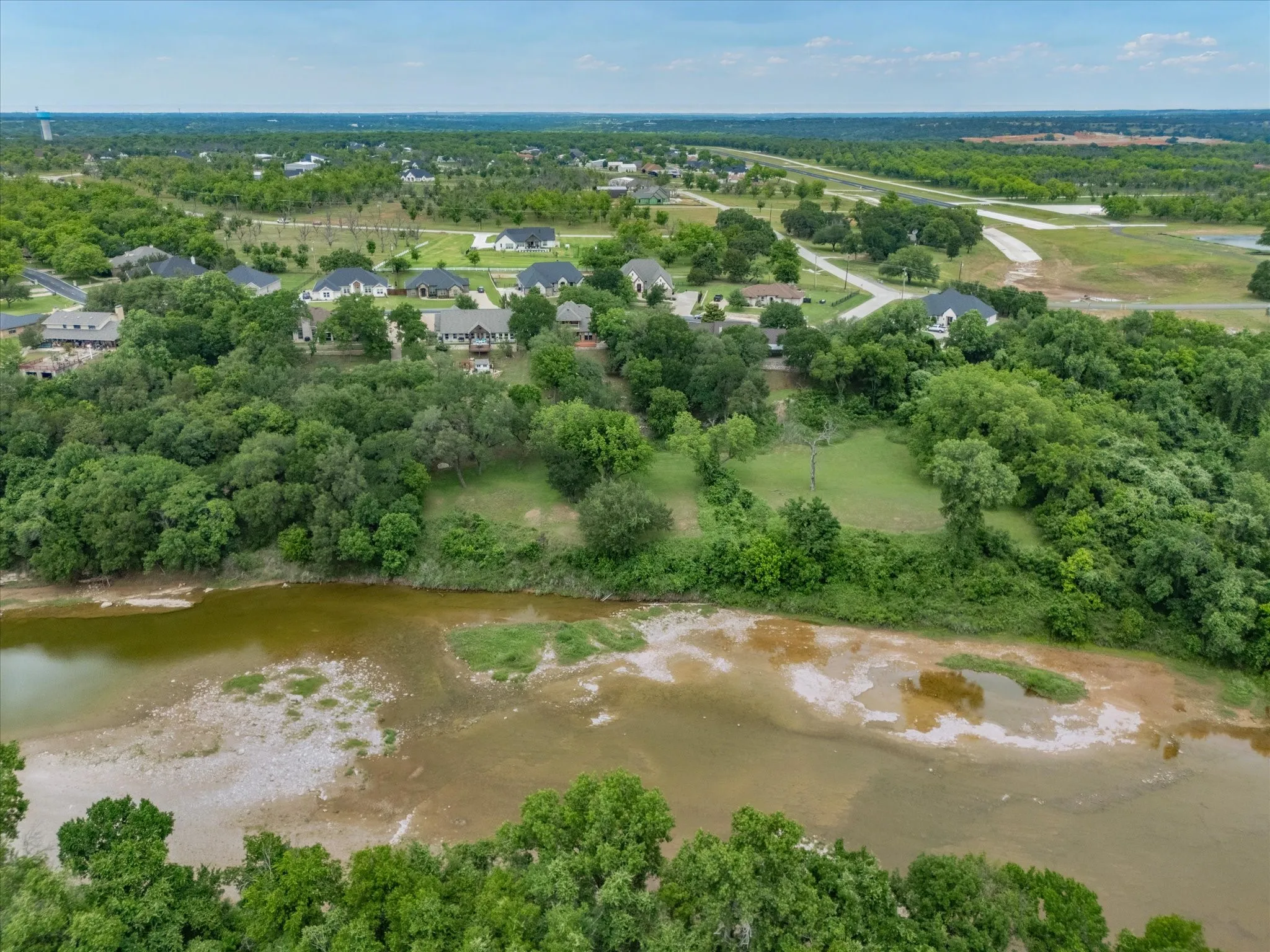 Single Family Residence For Sale in Hood County , 10106 Ravenswood Road, Granbury, Texas 76049, 4 Bedroom, 3 Bathroom, 3 Garage spaces, 2,690 Sqft, built in 1996, Price $595,000, mls#21268532, Real Estate Agent in Granbury, Homes For Sale in Hood county, Homes For Sale in Granbury, Realtor in Granbury Texas, Real Estate Brokerage Independent Realty Texas, Luminita Cordes Realtor