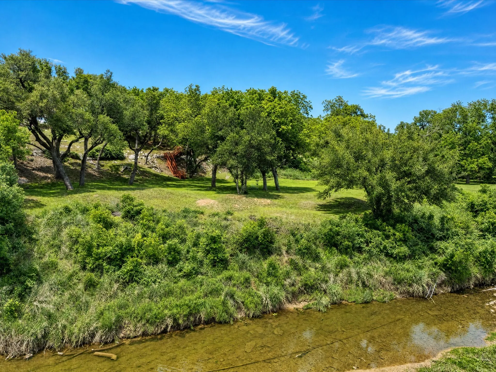 Single Family Residence For Sale in Hood County , 10106 Ravenswood Road, Granbury, Texas 76049, 4 Bedroom, 3 Bathroom, 3 Garage spaces, 2,690 Sqft, built in 1996, Price $595,000, mls#21268532, Real Estate Agent in Granbury, Homes For Sale in Hood county, Homes For Sale in Granbury, Realtor in Granbury Texas, Real Estate Brokerage Independent Realty Texas, Luminita Cordes Realtor