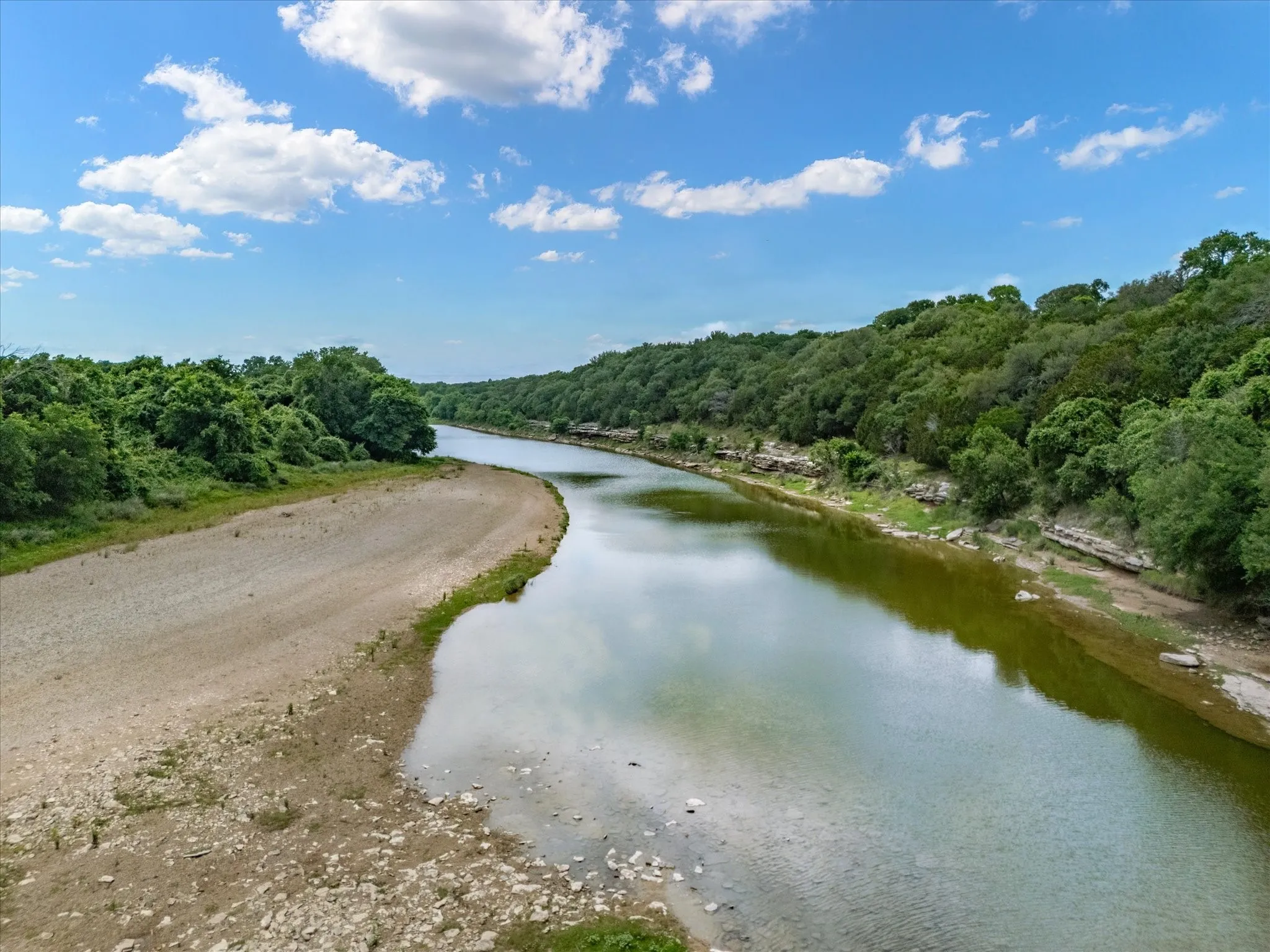 Single Family Residence For Sale in Hood County , 10106 Ravenswood Road, Granbury, Texas 76049, 4 Bedroom, 3 Bathroom, 3 Garage spaces, 2,690 Sqft, built in 1996, Price $595,000, mls#21268532, Real Estate Agent in Granbury, Homes For Sale in Hood county, Homes For Sale in Granbury, Realtor in Granbury Texas, Real Estate Brokerage Independent Realty Texas, Luminita Cordes Realtor