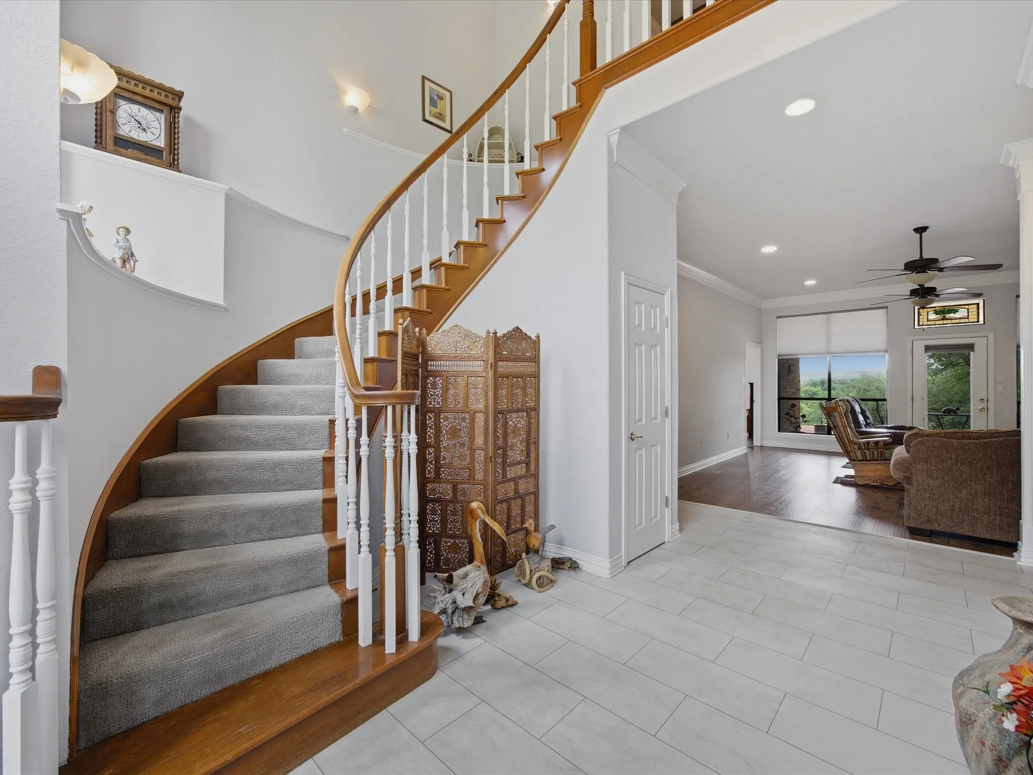 Single Family Residence For Sale in Hood County , 10106 Ravenswood Road, Granbury, Texas 76049, 4 Bedroom, 3 Bathroom, 3 Garage spaces, 2,690 Sqft, built in 1996, Price $595,000, mls#21268532, Real Estate Agent in Granbury, Homes For Sale in Hood county, Homes For Sale in Granbury, Realtor in Granbury Texas, Real Estate Brokerage Independent Realty Texas, Luminita Cordes Realtor
