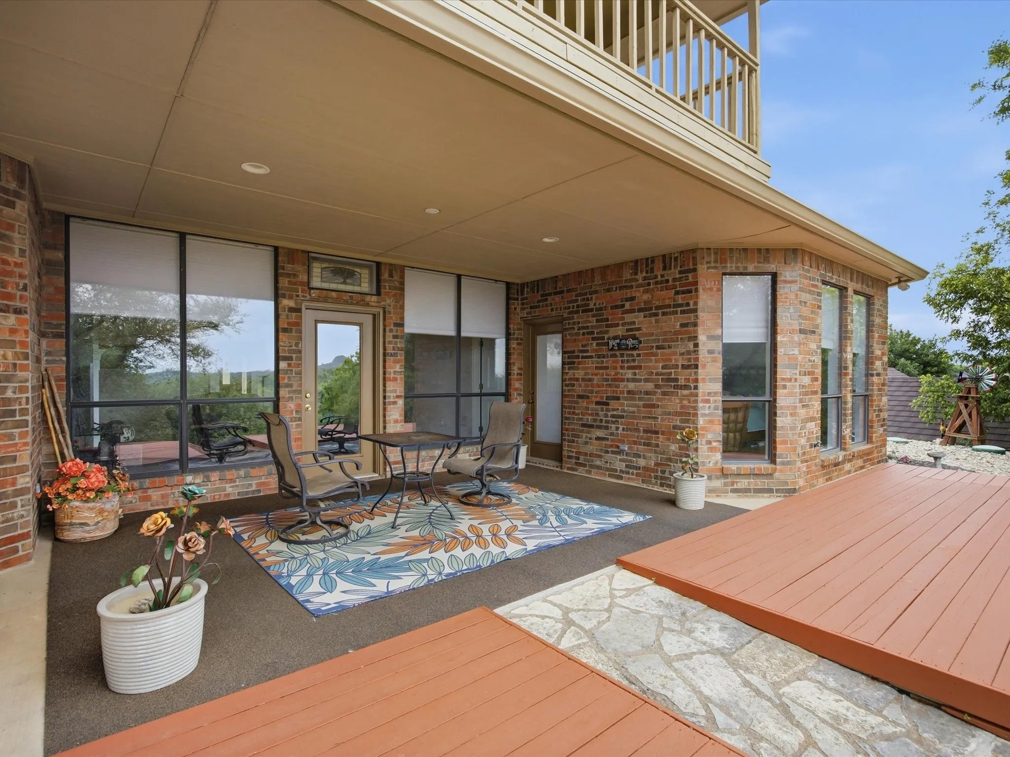 Single Family Residence For Sale in Hood County , 10106 Ravenswood Road, Granbury, Texas 76049, 4 Bedroom, 3 Bathroom, 3 Garage spaces, 2,690 Sqft, built in 1996, Price $595,000, mls#21268532, Real Estate Agent in Granbury, Homes For Sale in Hood county, Homes For Sale in Granbury, Realtor in Granbury Texas, Real Estate Brokerage Independent Realty Texas, Luminita Cordes Realtor
