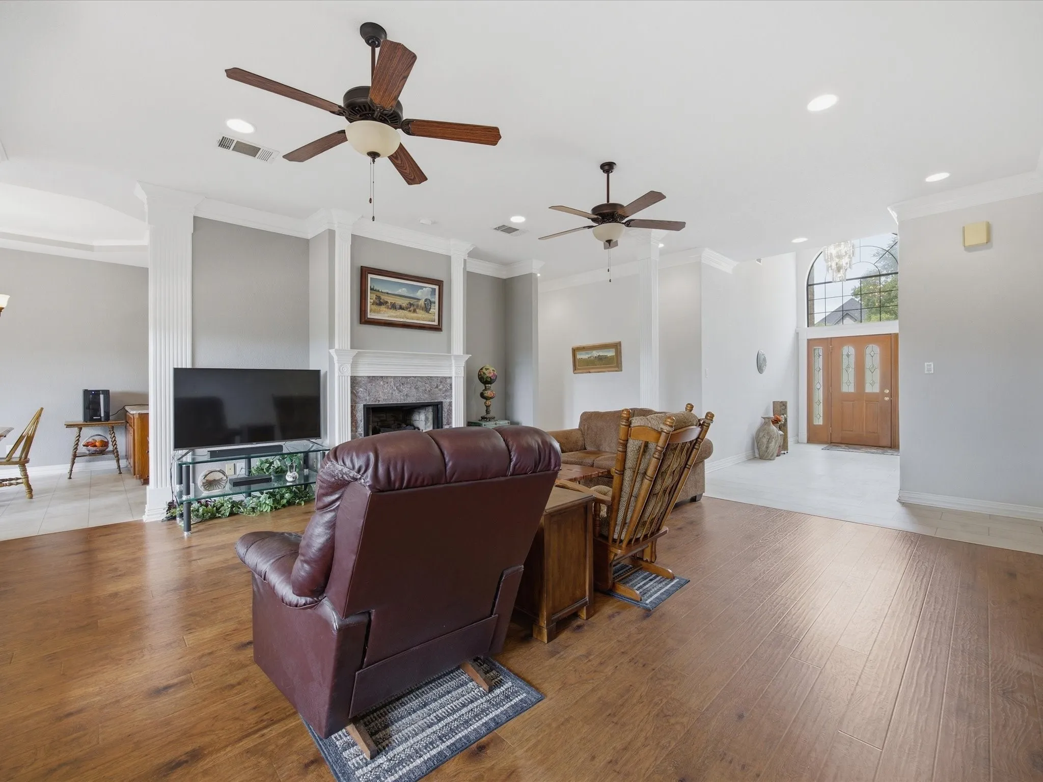 Single Family Residence For Sale in Hood County , 10106 Ravenswood Road, Granbury, Texas 76049, 4 Bedroom, 3 Bathroom, 3 Garage spaces, 2,690 Sqft, built in 1996, Price $595,000, mls#21268532, Real Estate Agent in Granbury, Homes For Sale in Hood county, Homes For Sale in Granbury, Realtor in Granbury Texas, Real Estate Brokerage Independent Realty Texas, Luminita Cordes Realtor