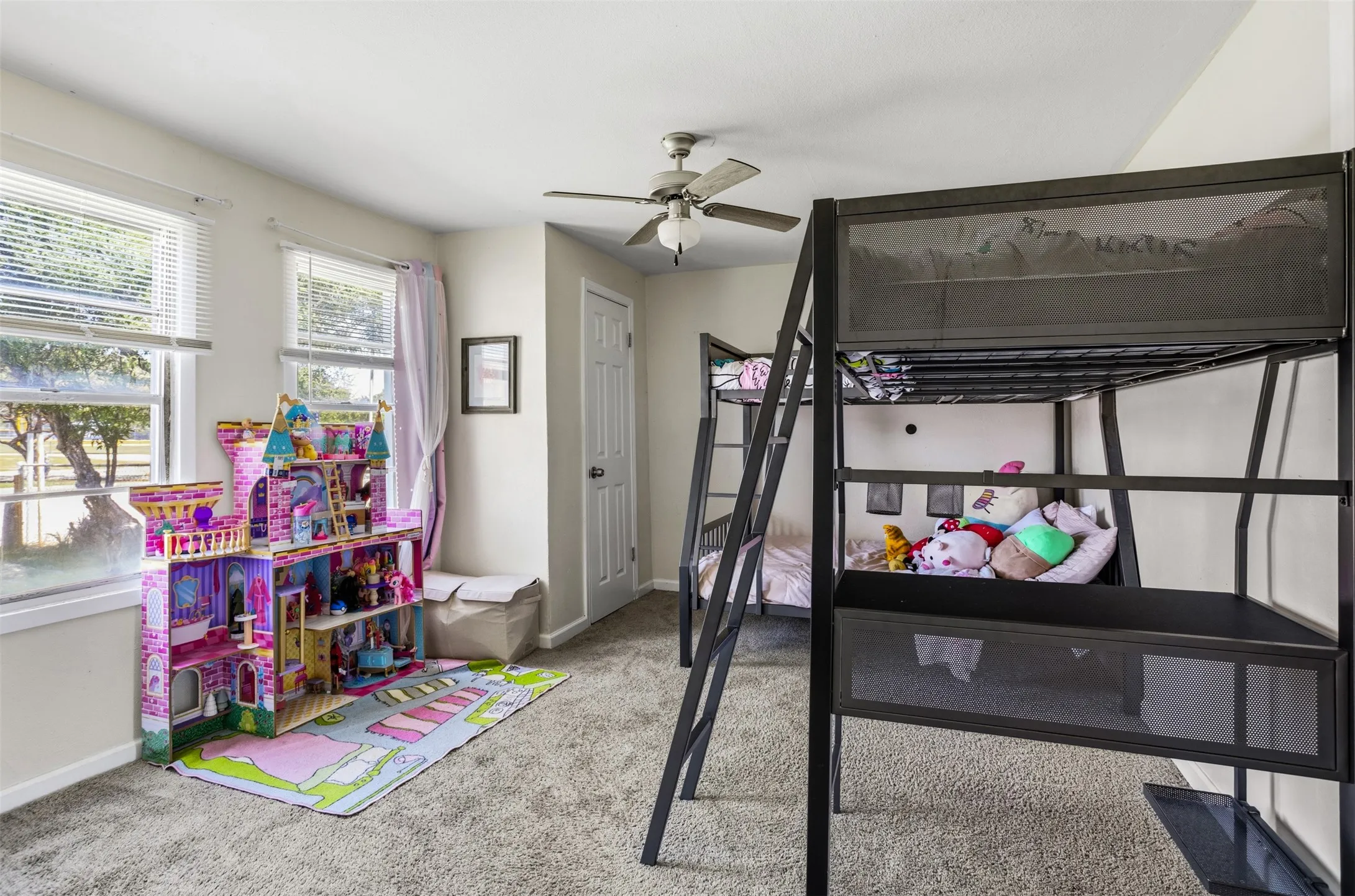 Single Family Residence For Sale in Dallas County , 516 E Wintergreen Road, De Soto, Texas 75115, 4 Bedroom, 1 Bathroom, Garage spaces, 1,738 Sqft, built in 1955, mls#21270128, Real Estate Agent in De Soto, Homes For Sale in Dallas county, Homes For Sale in De Soto, Realtor in De Soto Texas, Real Estate Brokerage Independent Realty Texas, Luminita Cordes Realtor