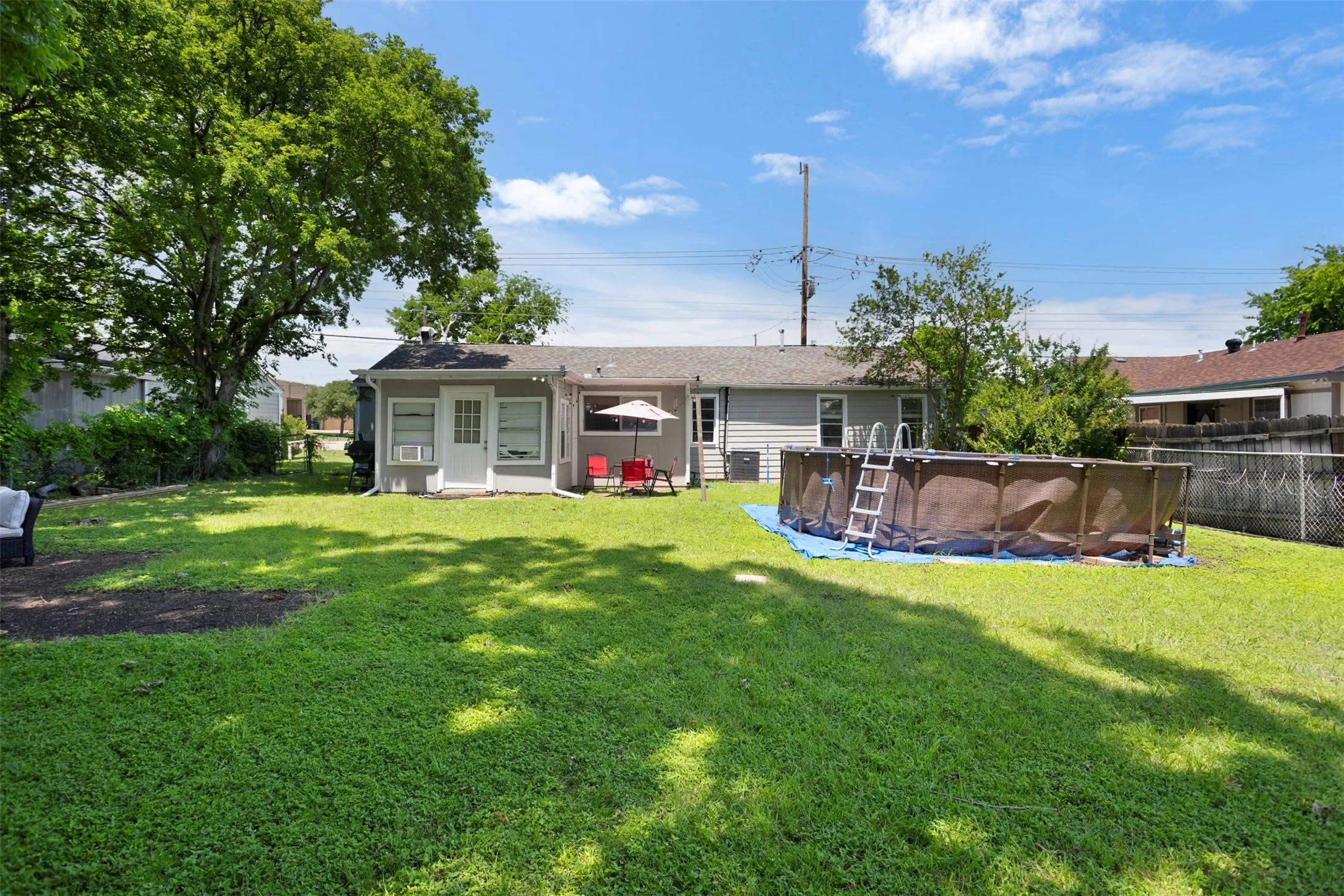 Single Family Residence For Sale in Dallas County , 516 E Wintergreen Road, De Soto, Texas 75115, 4 Bedroom, 1 Bathroom, Garage spaces, 1,738 Sqft, built in 1955, mls#21270128, Real Estate Agent in De Soto, Homes For Sale in Dallas county, Homes For Sale in De Soto, Realtor in De Soto Texas, Real Estate Brokerage Independent Realty Texas, Luminita Cordes Realtor