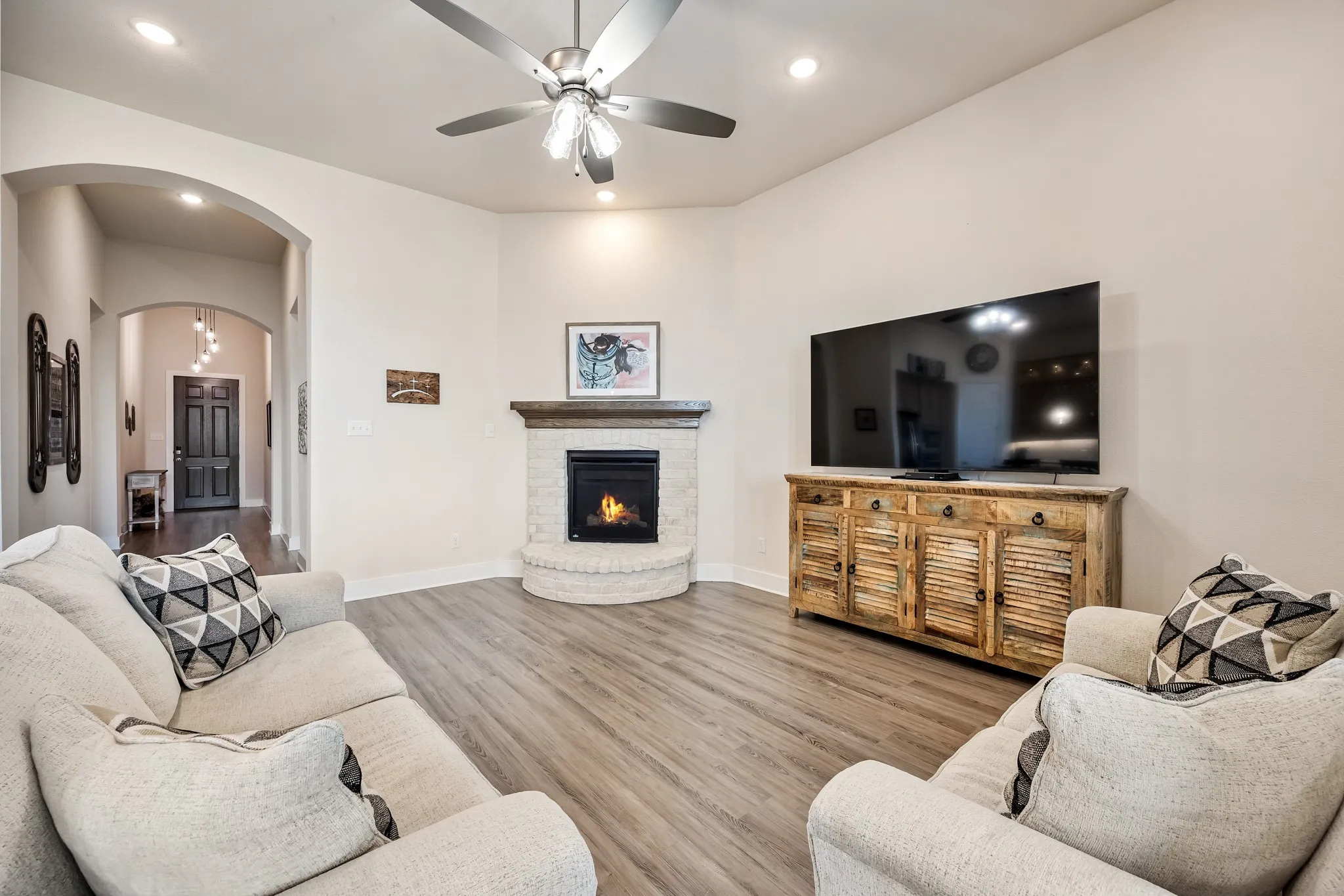 Single Family Residence For Sale in Rockwall County , 4020 Grotto Drive, Royse City, Texas 75189, 4 Bedroom, 3 Bathroom, 2 Garage spaces, 2,071 Sqft, built in 2023, mls#21269963, Real Estate Agent in Royse City, Homes For Sale in Rockwall county, Homes For Sale in Royse City, Realtor in Royse City Texas, Real Estate Brokerage Independent Realty Texas, Luminita Cordes Realtor