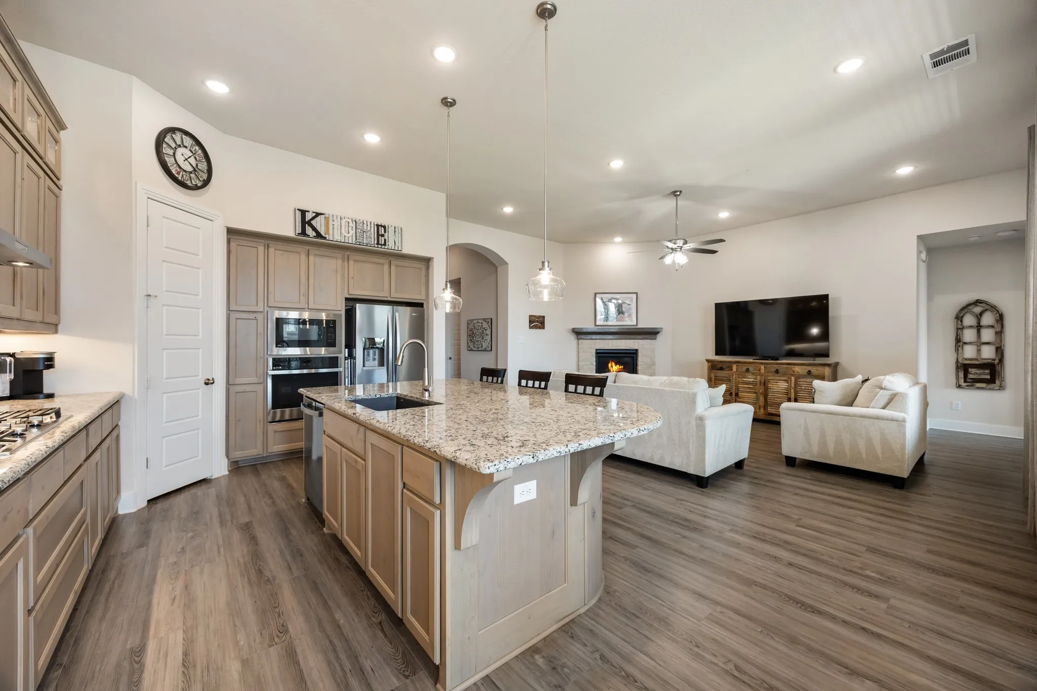 Single Family Residence For Sale in Rockwall County , 4020 Grotto Drive, Royse City, Texas 75189, 4 Bedroom, 3 Bathroom, 2 Garage spaces, 2,071 Sqft, built in 2023, mls#21269963, Real Estate Agent in Royse City, Homes For Sale in Rockwall county, Homes For Sale in Royse City, Realtor in Royse City Texas, Real Estate Brokerage Independent Realty Texas, Luminita Cordes Realtor