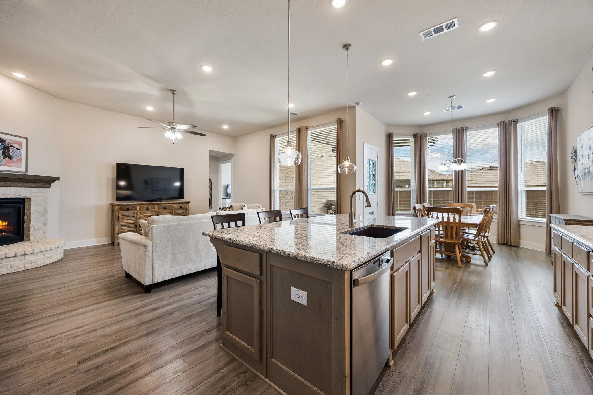 Single Family Residence For Sale in Rockwall County , 4020 Grotto Drive, Royse City, Texas 75189, 4 Bedroom, 3 Bathroom, 2 Garage spaces, 2,071 Sqft, built in 2023, mls#21269963, Real Estate Agent in Royse City, Homes For Sale in Rockwall county, Homes For Sale in Royse City, Realtor in Royse City Texas, Real Estate Brokerage Independent Realty Texas, Luminita Cordes Realtor