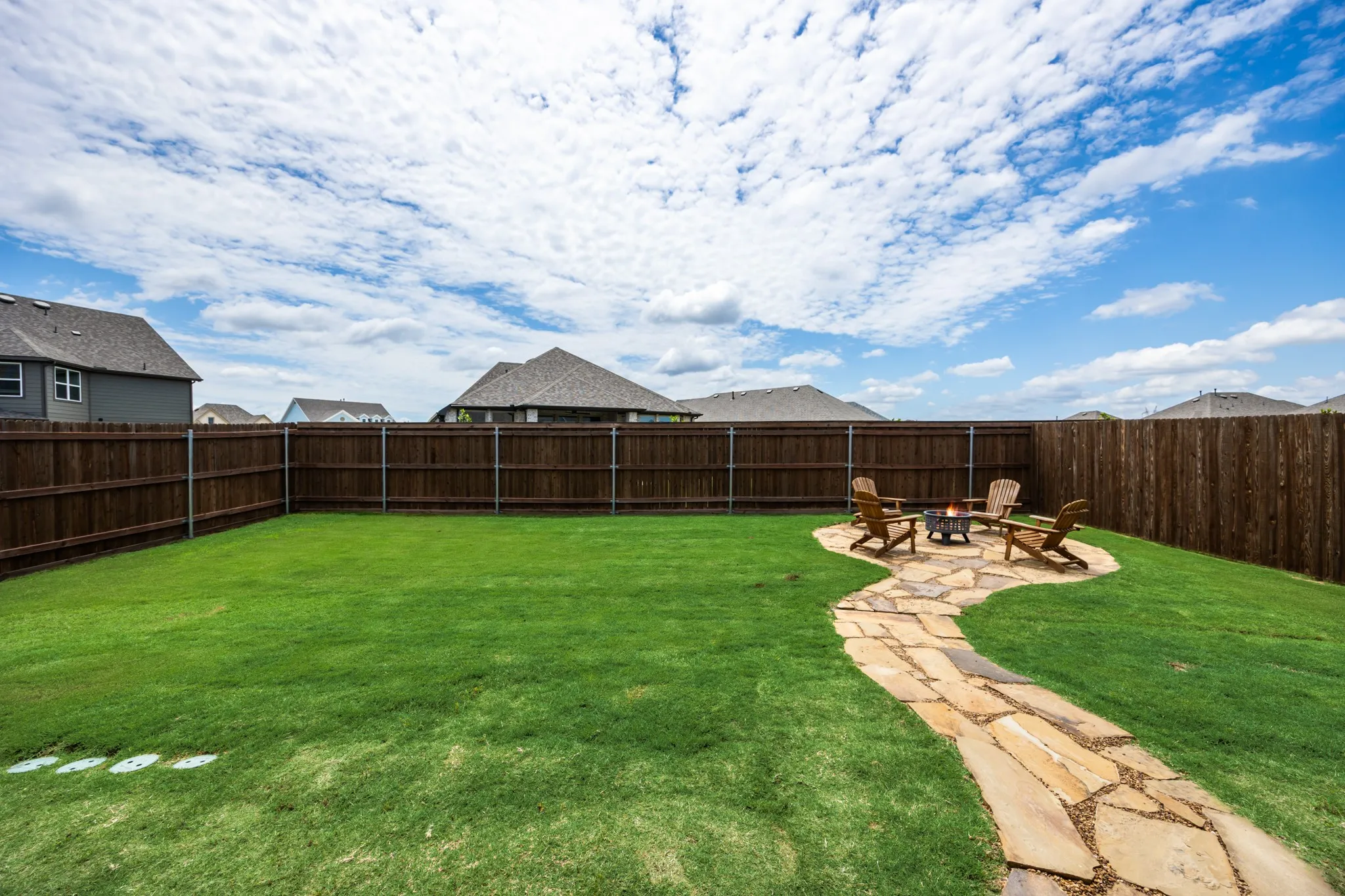 Single Family Residence For Sale in Rockwall County , 4020 Grotto Drive, Royse City, Texas 75189, 4 Bedroom, 3 Bathroom, 2 Garage spaces, 2,071 Sqft, built in 2023, mls#21269963, Real Estate Agent in Royse City, Homes For Sale in Rockwall county, Homes For Sale in Royse City, Realtor in Royse City Texas, Real Estate Brokerage Independent Realty Texas, Luminita Cordes Realtor