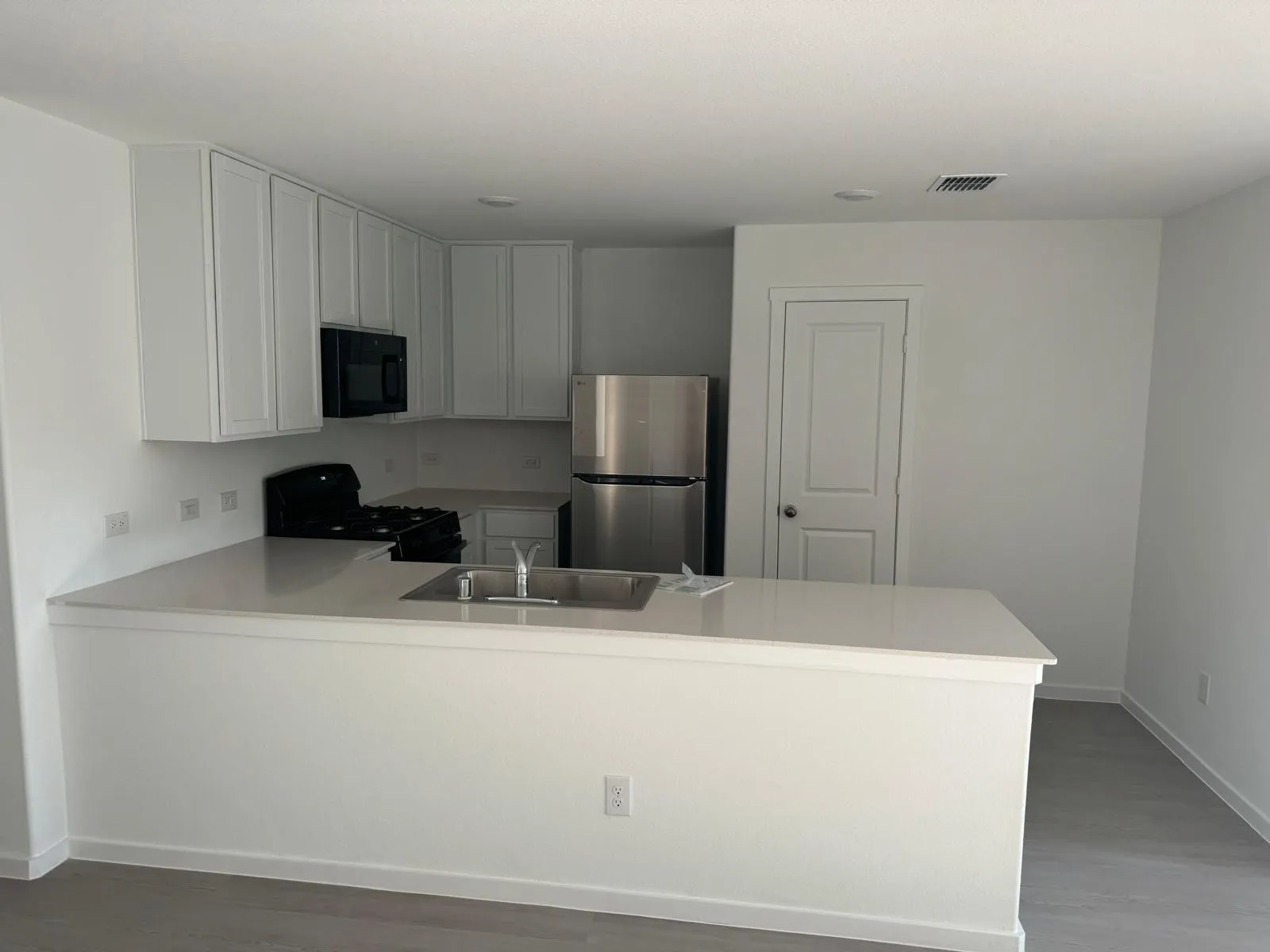 Single Family Residence For Rent in Collin County , 7909 Clements Street, Mc Kinney, Texas 75071, 4 Bedroom, 2 Bathroom, 2 Garage spaces, 1,667 Sqft, built in 2024, Price $2,200, mls#21270174, Real Estate Agent in Mc Kinney, Homes For Rent in Collin county, Homes For Rent in Mc Kinney, Realtor in Mc Kinney Texas, Real Estate Brokerage Independent Realty Texas, Luminita Cordes Realtor
