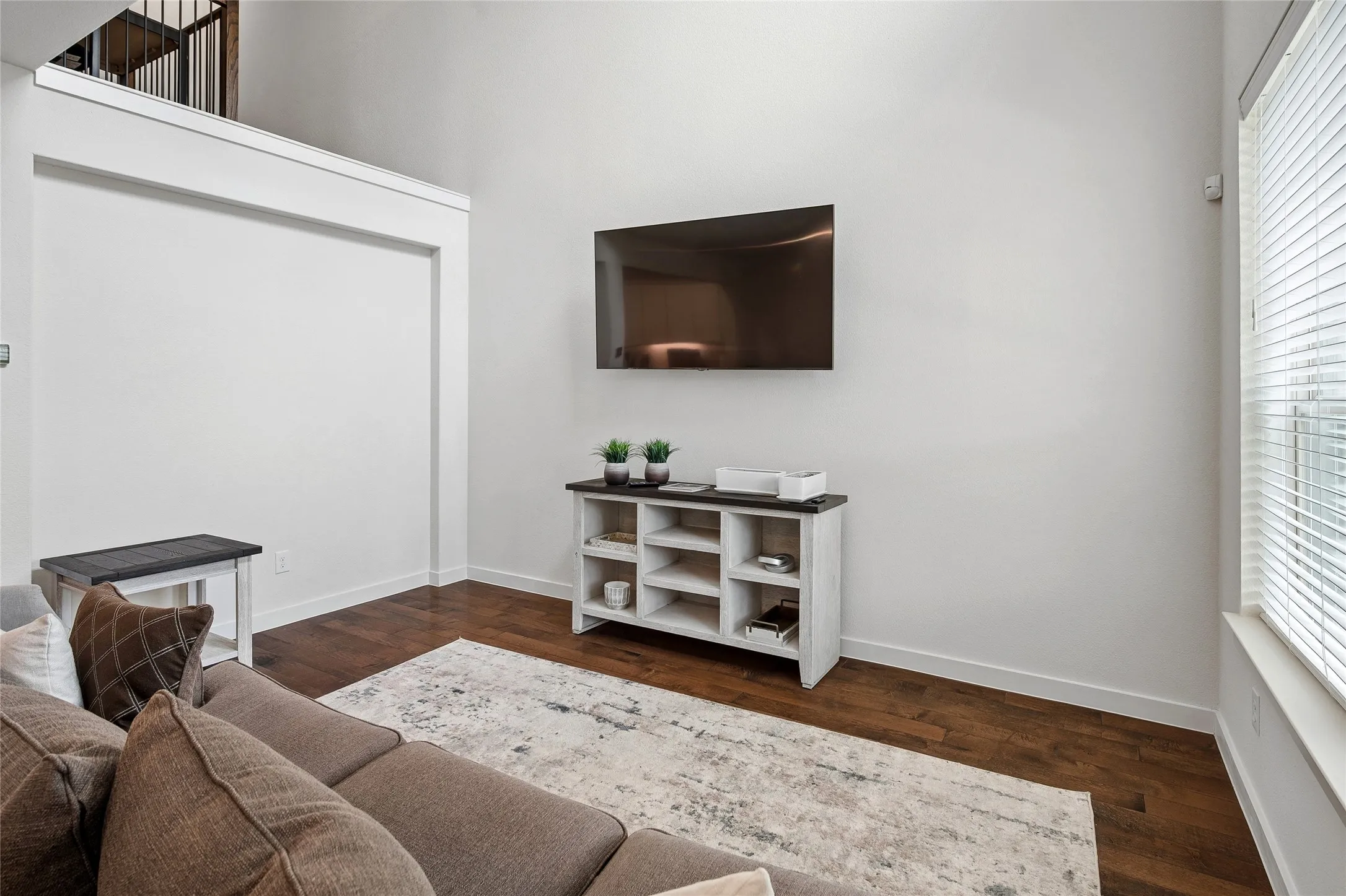 Townhouse For Sale in Dallas County , 536 Ballustrade Drive, Irving, Texas 75039, 2 Bedroom, 3 Bathroom, 2 Garage spaces, 1,825 Sqft, built in 2020, mls#21269768, Real Estate Agent in Irving, Homes For Sale in Dallas county, Homes For Sale in Irving, Realtor in Irving Texas, Real Estate Brokerage Independent Realty Texas, Luminita Cordes Realtor
