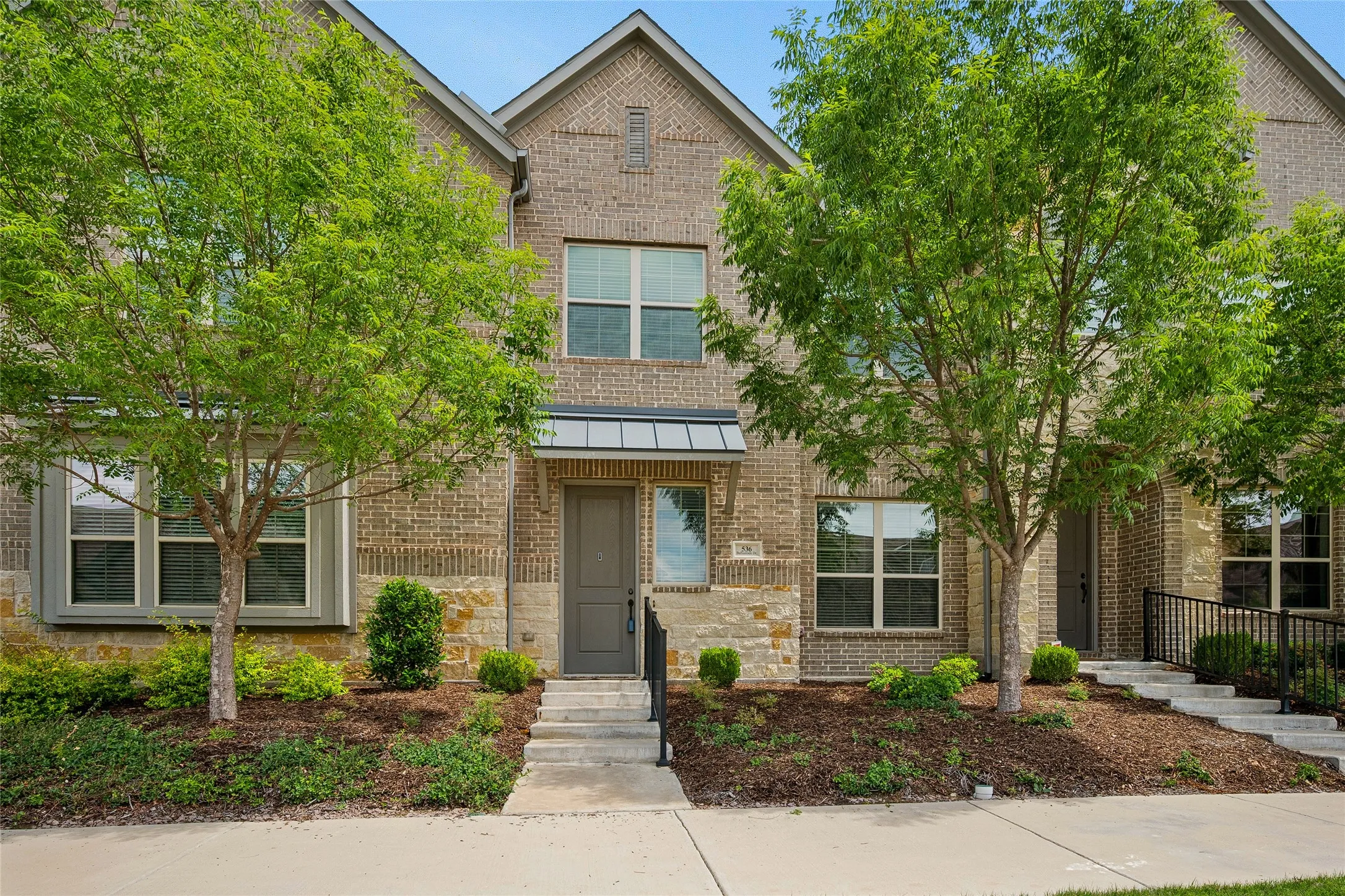Townhouse For Sale in Dallas County , 536 Ballustrade Drive, Irving, Texas 75039, 2 Bedroom, 3 Bathroom, 2 Garage spaces, 1,825 Sqft, built in 2020, mls#21269768, Real Estate Agent in Irving, Homes For Sale in Dallas county, Homes For Sale in Irving, Realtor in Irving Texas, Real Estate Brokerage Independent Realty Texas, Luminita Cordes Realtor