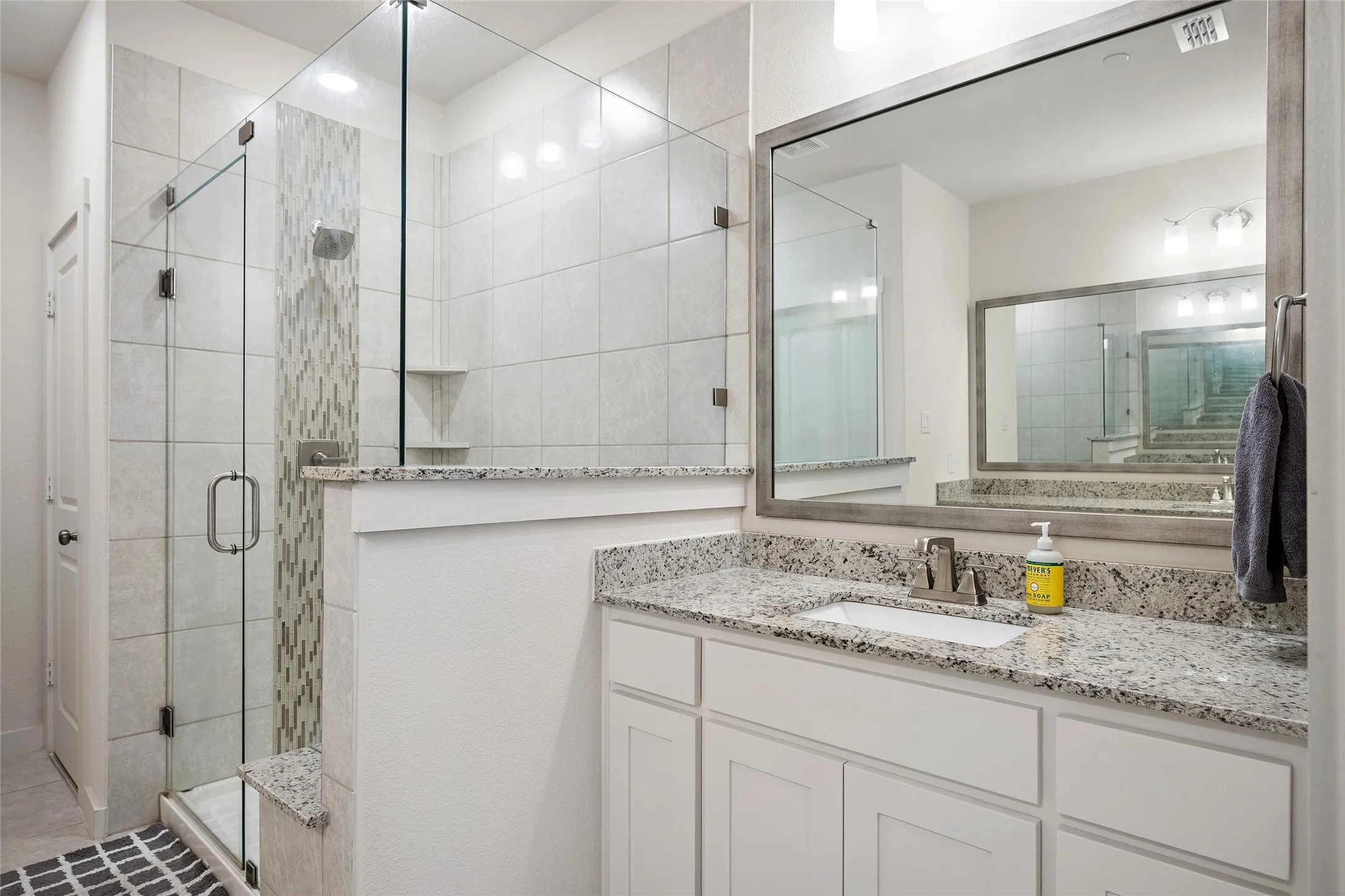 Townhouse For Sale in Dallas County , 536 Ballustrade Drive, Irving, Texas 75039, 2 Bedroom, 3 Bathroom, 2 Garage spaces, 1,825 Sqft, built in 2020, mls#21269768, Real Estate Agent in Irving, Homes For Sale in Dallas county, Homes For Sale in Irving, Realtor in Irving Texas, Real Estate Brokerage Independent Realty Texas, Luminita Cordes Realtor