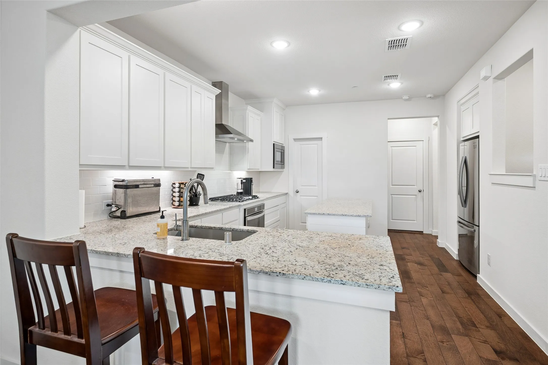 Townhouse For Sale in Dallas County , 536 Ballustrade Drive, Irving, Texas 75039, 2 Bedroom, 3 Bathroom, 2 Garage spaces, 1,825 Sqft, built in 2020, mls#21269768, Real Estate Agent in Irving, Homes For Sale in Dallas county, Homes For Sale in Irving, Realtor in Irving Texas, Real Estate Brokerage Independent Realty Texas, Luminita Cordes Realtor