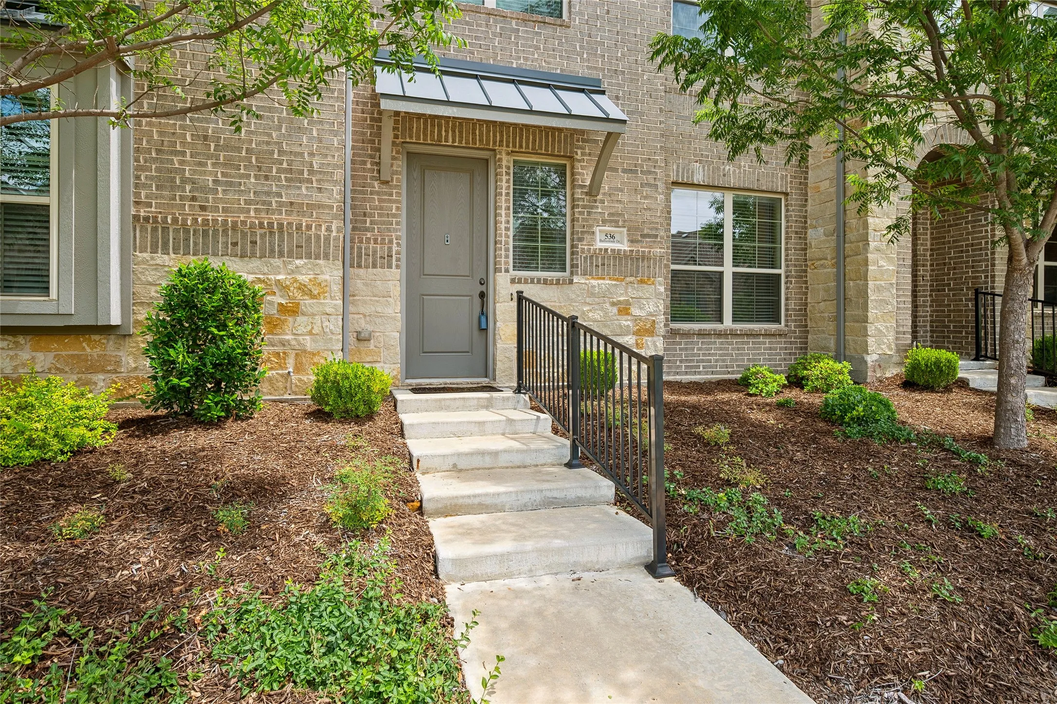 Townhouse For Sale in Dallas County , 536 Ballustrade Drive, Irving, Texas 75039, 2 Bedroom, 3 Bathroom, 2 Garage spaces, 1,825 Sqft, built in 2020, mls#21269768, Real Estate Agent in Irving, Homes For Sale in Dallas county, Homes For Sale in Irving, Realtor in Irving Texas, Real Estate Brokerage Independent Realty Texas, Luminita Cordes Realtor
