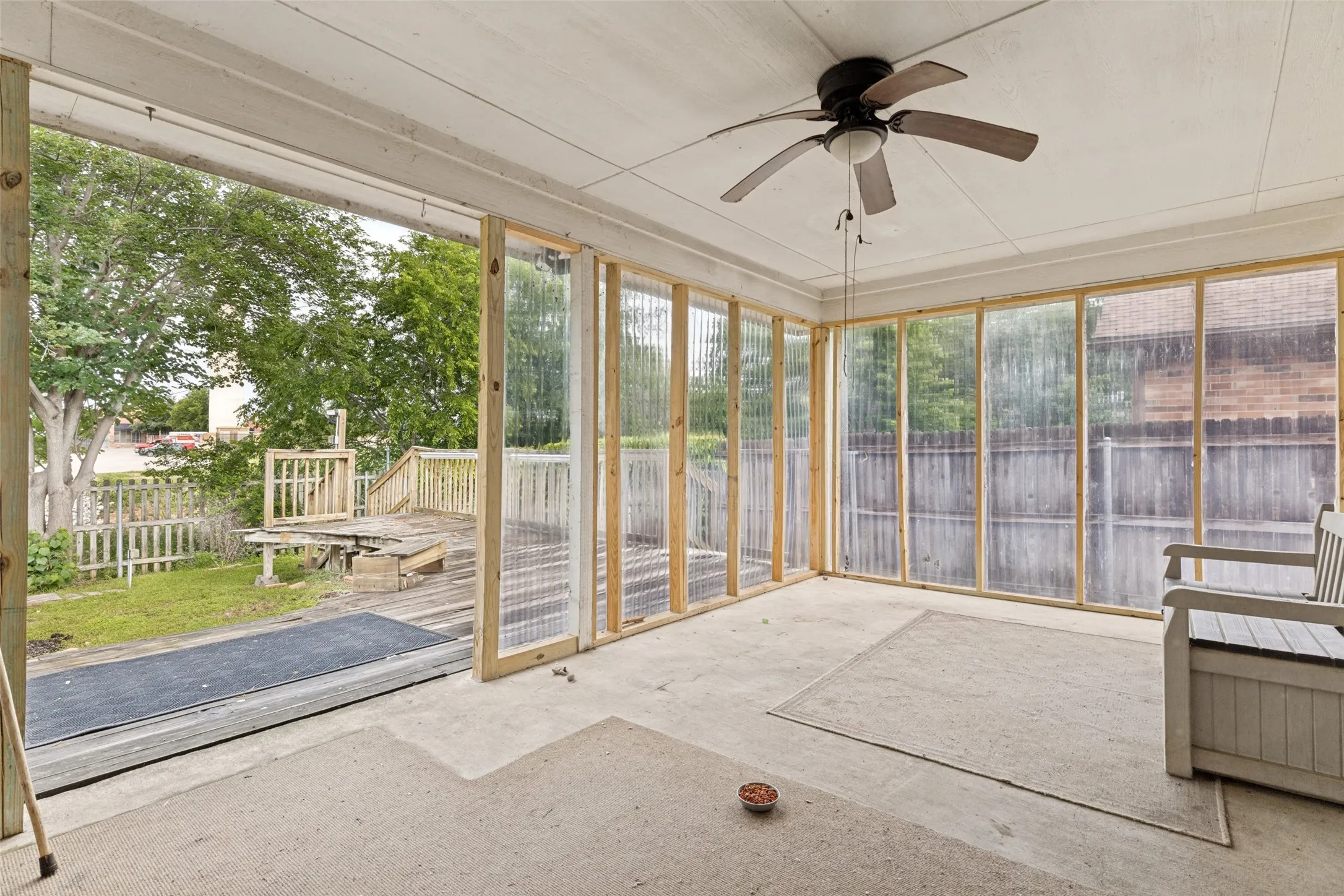 Single Family Residence For Sale in Tarrant County , 7429 Creekfall Drive, Fort Worth, Texas 76137, 3 Bedroom, 2 Bathroom, 2 Garage spaces, 1,440 Sqft, built in 2001, mls#21258705, Real Estate Agent in Fort Worth, Homes For Sale in Tarrant county, Homes For Sale in Fort Worth, Realtor in Fort Worth Texas, Real Estate Brokerage Independent Realty Texas, Luminita Cordes Realtor