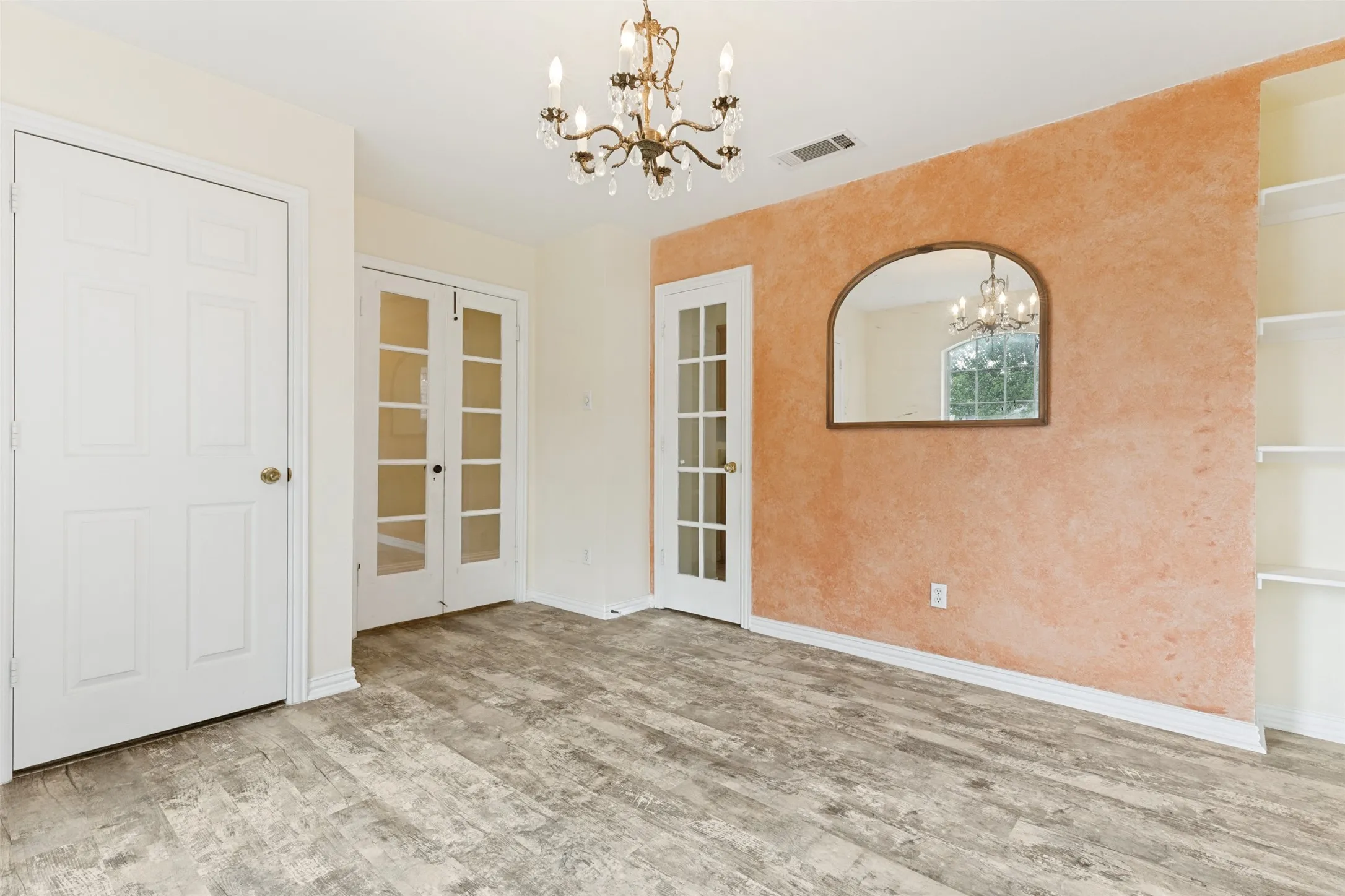 Single Family Residence For Sale in Tarrant County , 7429 Creekfall Drive, Fort Worth, Texas 76137, 3 Bedroom, 2 Bathroom, 2 Garage spaces, 1,440 Sqft, built in 2001, mls#21258705, Real Estate Agent in Fort Worth, Homes For Sale in Tarrant county, Homes For Sale in Fort Worth, Realtor in Fort Worth Texas, Real Estate Brokerage Independent Realty Texas, Luminita Cordes Realtor