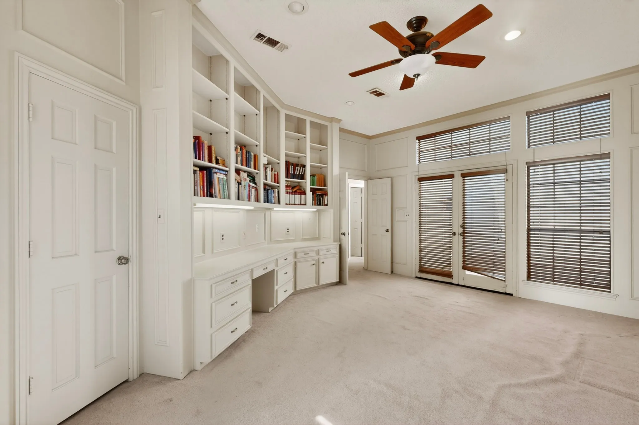 Single Family Residence For Sale in Dallas County , 14015 Highmark Square, Dallas, Texas 75254, 3 Bedroom, 3 Bathroom, 2 Garage spaces, 2,575 Sqft, built in 1980, mls#21266334, Real Estate Agent in Dallas, Homes For Sale in Dallas county, Homes For Sale in Dallas, Realtor in Dallas Texas, Real Estate Brokerage Independent Realty Texas, Luminita Cordes Realtor