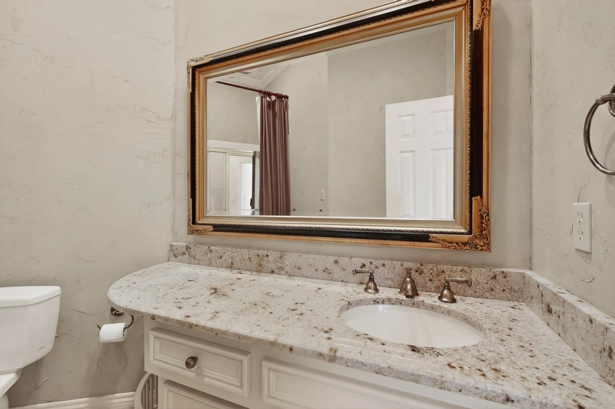 Single Family Residence For Sale in Dallas County , 14015 Highmark Square, Dallas, Texas 75254, 3 Bedroom, 3 Bathroom, 2 Garage spaces, 2,575 Sqft, built in 1980, mls#21266334, Real Estate Agent in Dallas, Homes For Sale in Dallas county, Homes For Sale in Dallas, Realtor in Dallas Texas, Real Estate Brokerage Independent Realty Texas, Luminita Cordes Realtor