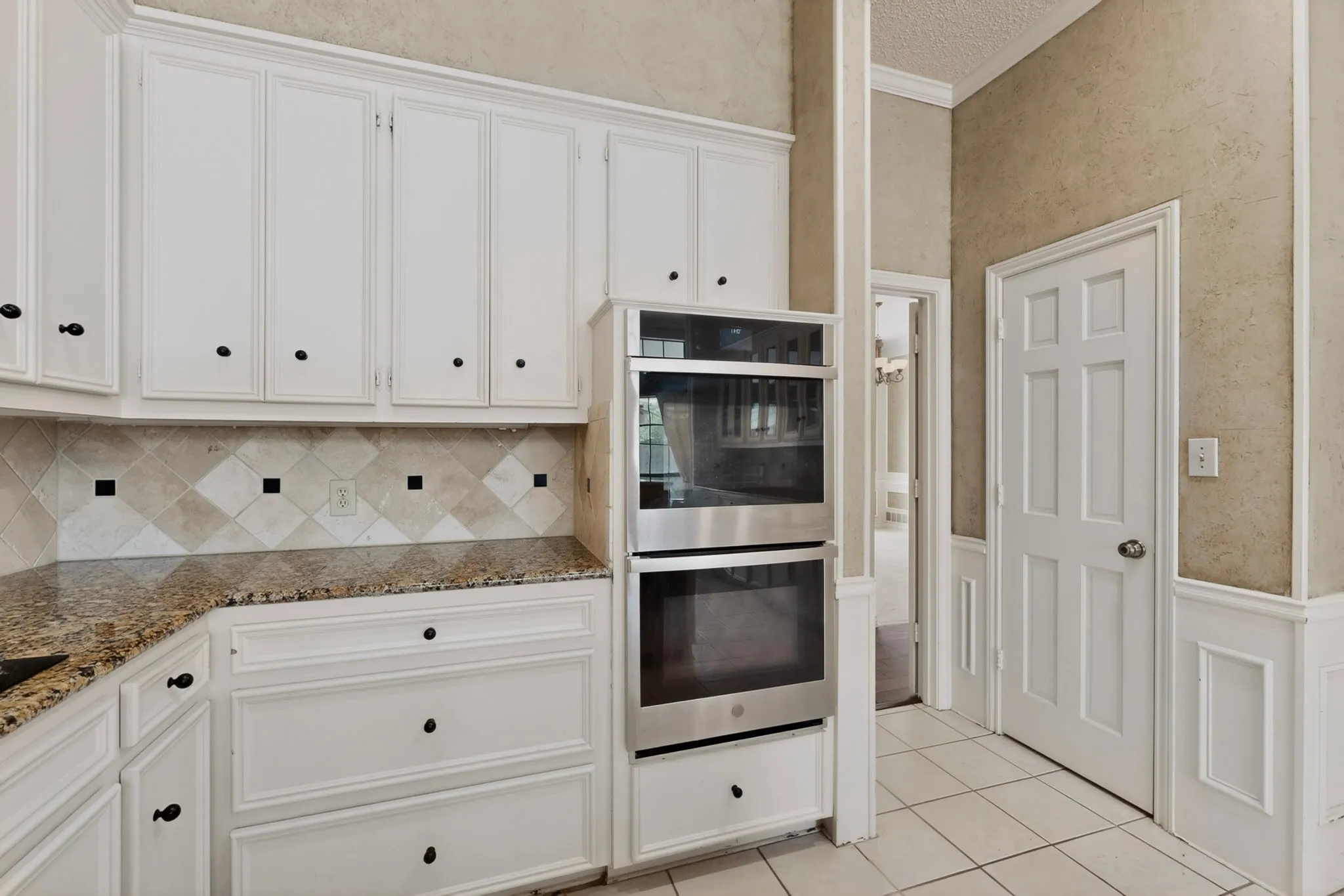 Single Family Residence For Sale in Dallas County , 14015 Highmark Square, Dallas, Texas 75254, 3 Bedroom, 3 Bathroom, 2 Garage spaces, 2,575 Sqft, built in 1980, mls#21266334, Real Estate Agent in Dallas, Homes For Sale in Dallas county, Homes For Sale in Dallas, Realtor in Dallas Texas, Real Estate Brokerage Independent Realty Texas, Luminita Cordes Realtor
