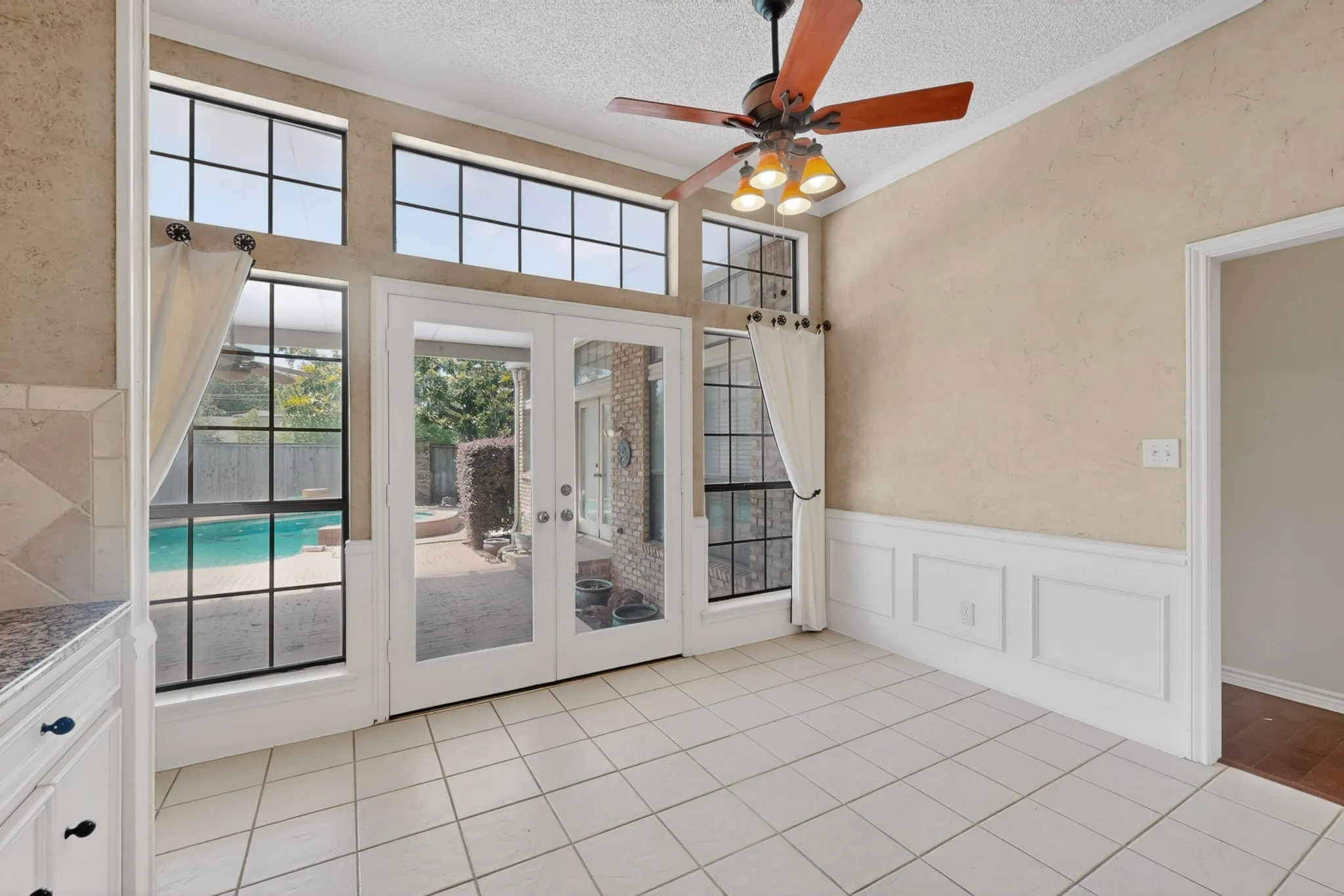 Single Family Residence For Sale in Dallas County , 14015 Highmark Square, Dallas, Texas 75254, 3 Bedroom, 3 Bathroom, 2 Garage spaces, 2,575 Sqft, built in 1980, mls#21266334, Real Estate Agent in Dallas, Homes For Sale in Dallas county, Homes For Sale in Dallas, Realtor in Dallas Texas, Real Estate Brokerage Independent Realty Texas, Luminita Cordes Realtor