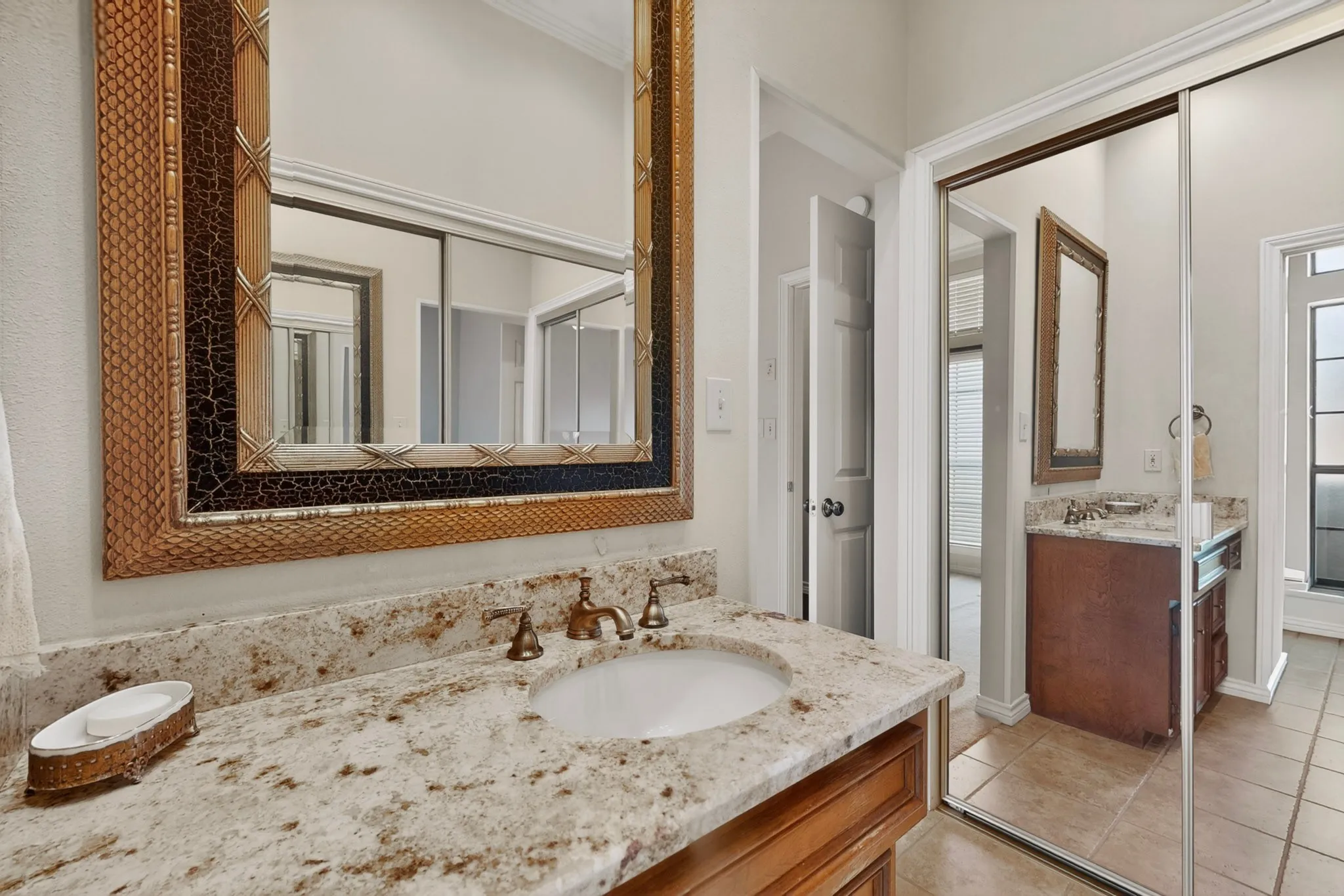Single Family Residence For Sale in Dallas County , 14015 Highmark Square, Dallas, Texas 75254, 3 Bedroom, 3 Bathroom, 2 Garage spaces, 2,575 Sqft, built in 1980, mls#21266334, Real Estate Agent in Dallas, Homes For Sale in Dallas county, Homes For Sale in Dallas, Realtor in Dallas Texas, Real Estate Brokerage Independent Realty Texas, Luminita Cordes Realtor