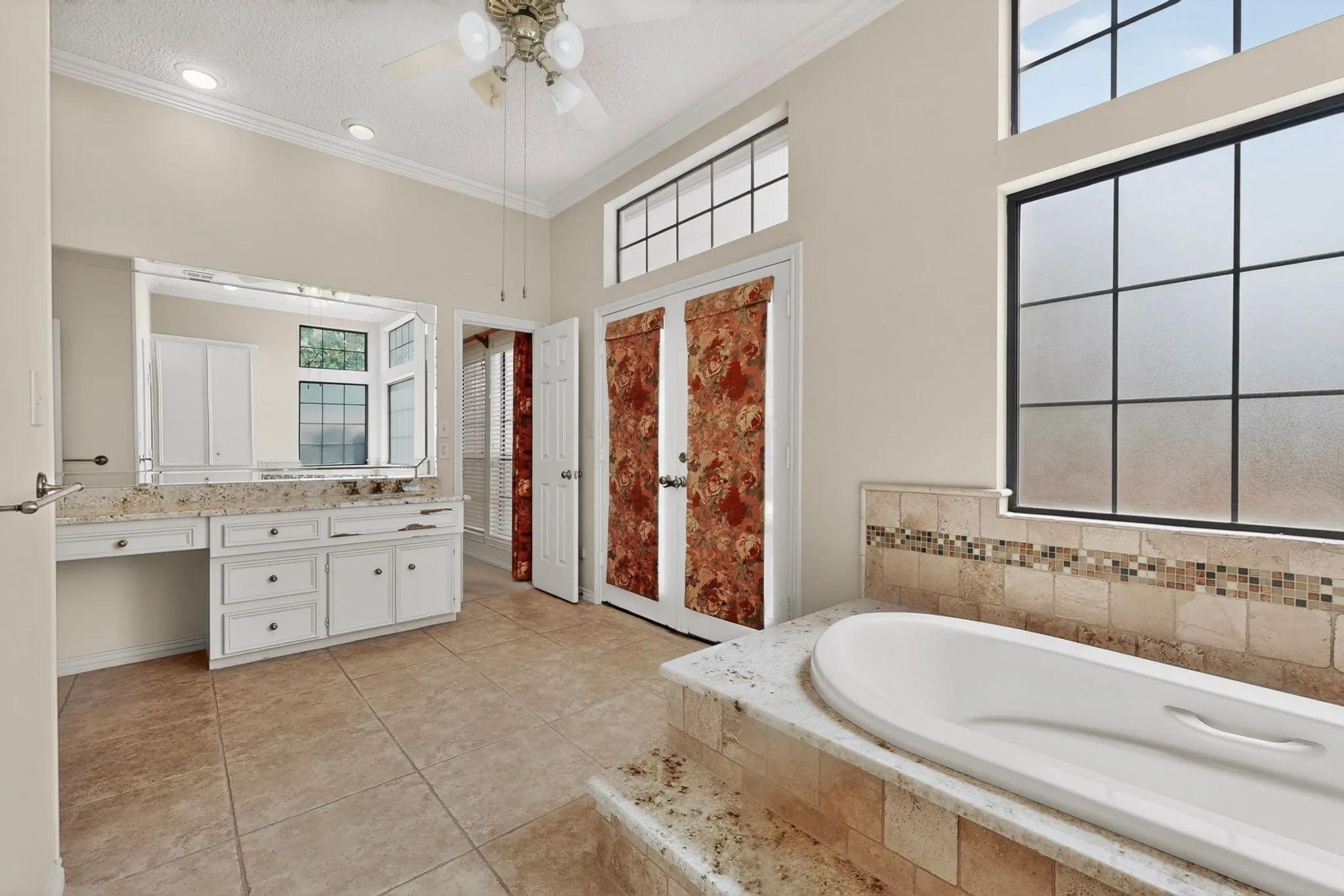 Single Family Residence For Sale in Dallas County , 14015 Highmark Square, Dallas, Texas 75254, 3 Bedroom, 3 Bathroom, 2 Garage spaces, 2,575 Sqft, built in 1980, mls#21266334, Real Estate Agent in Dallas, Homes For Sale in Dallas county, Homes For Sale in Dallas, Realtor in Dallas Texas, Real Estate Brokerage Independent Realty Texas, Luminita Cordes Realtor
