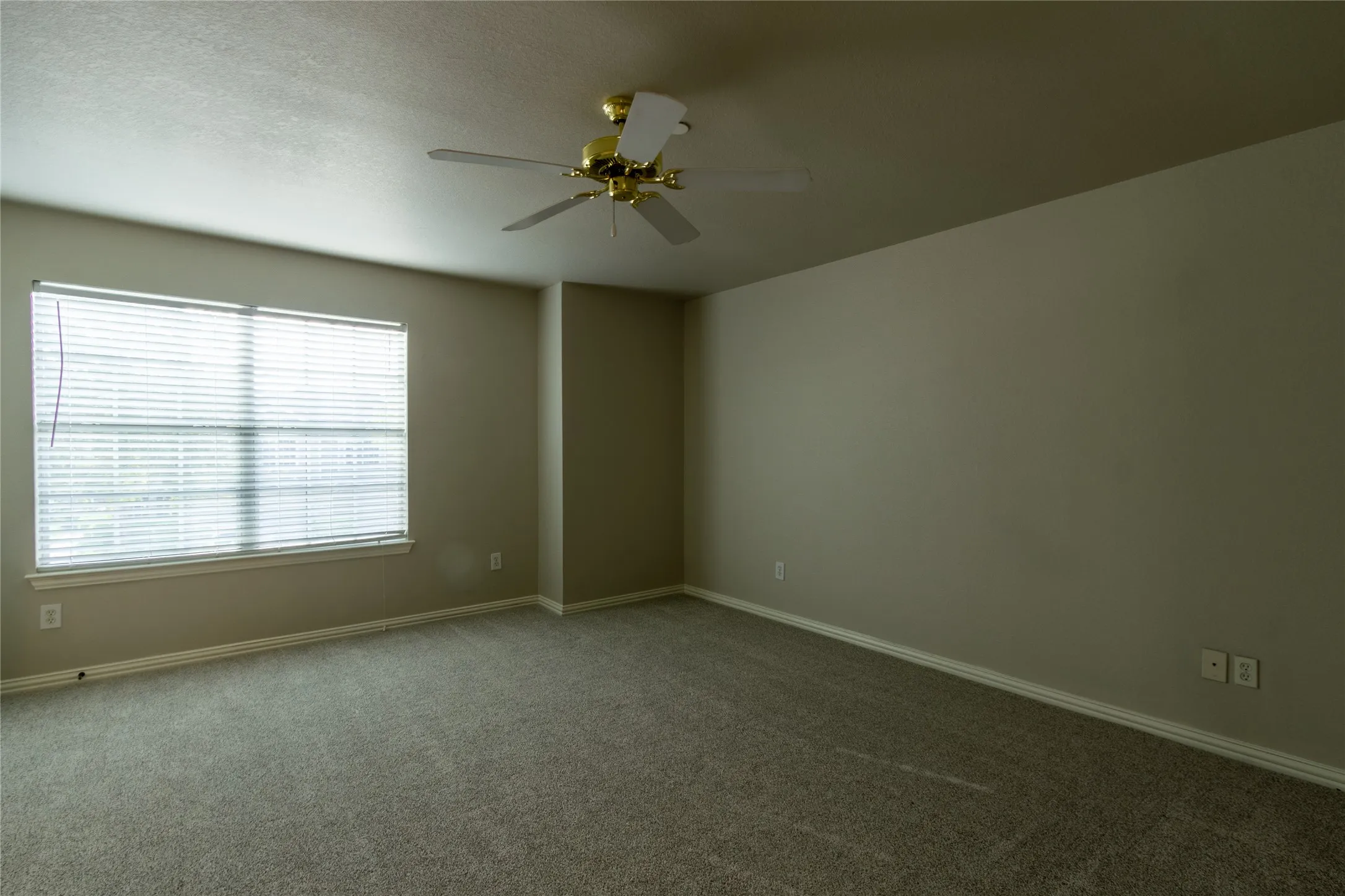 Townhouse For Rent in Collin County , 10008 Dryden Lane, Plano, Texas 75025, 2 Bedroom, 3 Bathroom, 2 Garage spaces, 1,535 Sqft, built in 2000, Price $2,300, mls#21248268, Real Estate Agent in Plano, Homes For Rent in Collin county, Homes For Rent in Plano, Realtor in Plano Texas, Real Estate Brokerage Independent Realty Texas, Luminita Cordes Realtor