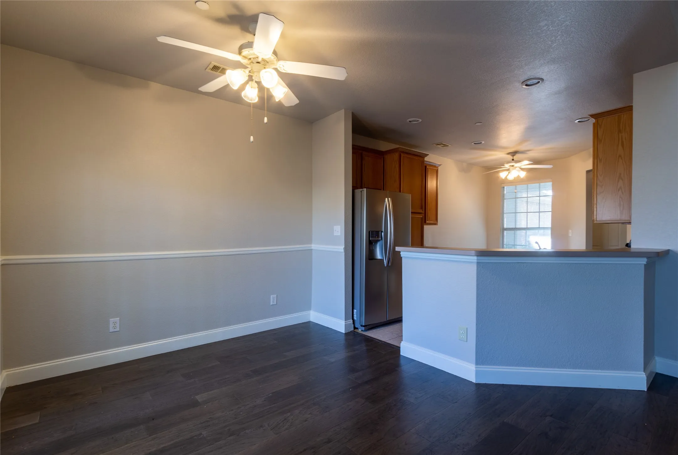 Townhouse For Rent in Collin County , 10008 Dryden Lane, Plano, Texas 75025, 2 Bedroom, 3 Bathroom, 2 Garage spaces, 1,535 Sqft, built in 2000, Price $2,300, mls#21248268, Real Estate Agent in Plano, Homes For Rent in Collin county, Homes For Rent in Plano, Realtor in Plano Texas, Real Estate Brokerage Independent Realty Texas, Luminita Cordes Realtor