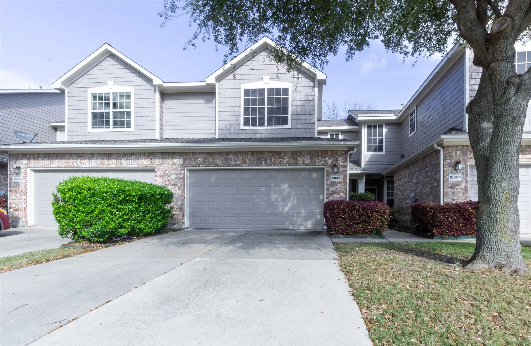 Townhouse For Rent in Collin County , 10008 Dryden Lane, Plano, Texas 75025, 2 Bedroom, 3 Bathroom, 2 Garage spaces, 1,535 Sqft, built in 2000, Price $2,300, mls#21248268, Real Estate Agent in Plano, Homes For Rent in Collin county, Homes For Rent in Plano, Realtor in Plano Texas, Real Estate Brokerage Independent Realty Texas, Luminita Cordes Realtor