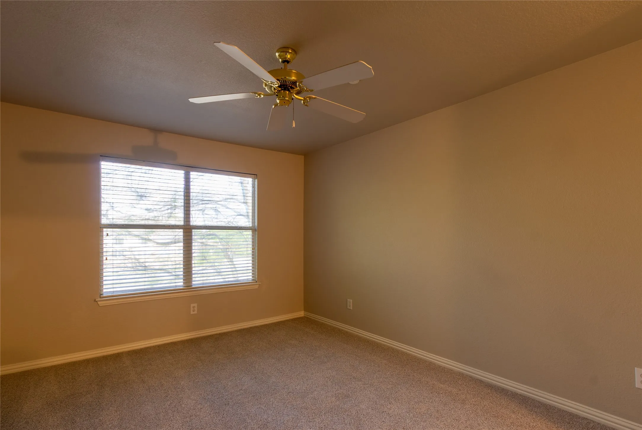 Bedroom 2 with ceiling fan