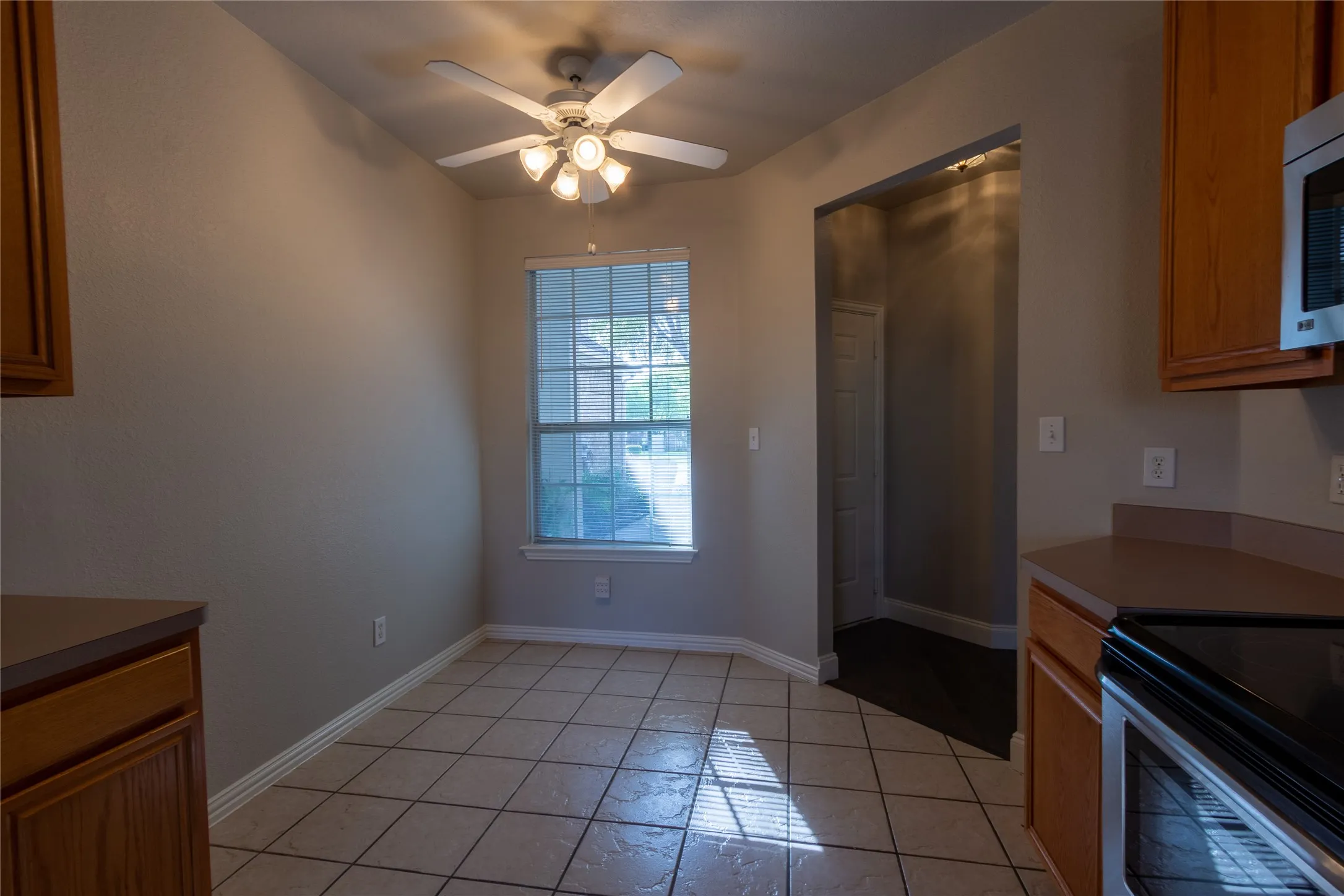 Townhouse For Rent in Collin County , 10008 Dryden Lane, Plano, Texas 75025, 2 Bedroom, 3 Bathroom, 2 Garage spaces, 1,535 Sqft, built in 2000, Price $2,300, mls#21248268, Real Estate Agent in Plano, Homes For Rent in Collin county, Homes For Rent in Plano, Realtor in Plano Texas, Real Estate Brokerage Independent Realty Texas, Luminita Cordes Realtor