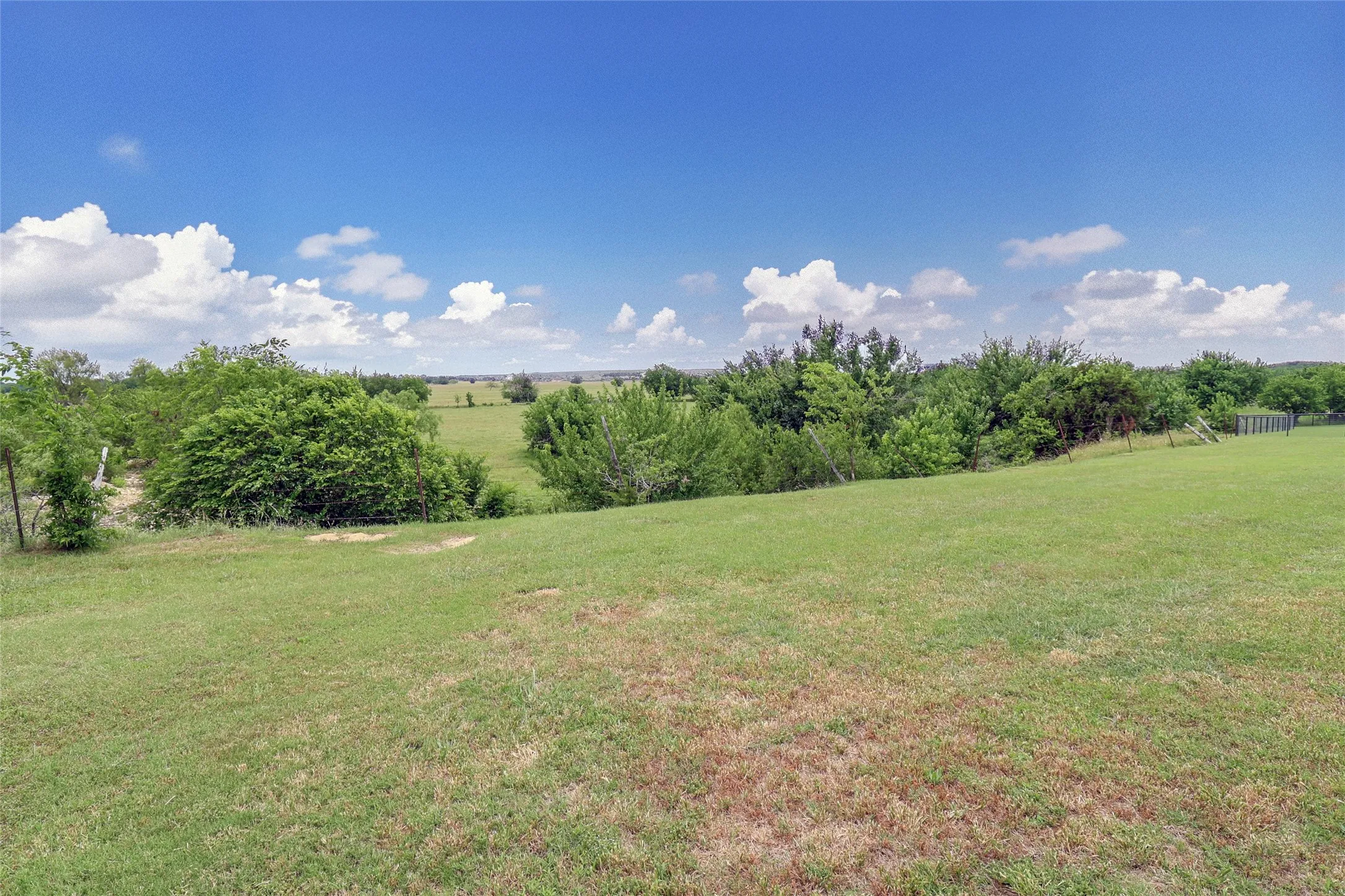 Single Family Residence For Sale in Johnson County , 6312 Nobu Place, Godley, Texas 76044, 4 Bedroom, 4 Bathroom, 3 Garage spaces, 3,282 Sqft, built in 2019, mls#21268610, Real Estate Agent in Godley, Homes For Sale in Johnson county, Homes For Sale in Godley, Realtor in Godley Texas, Real Estate Brokerage Independent Realty Texas, Luminita Cordes Realtor