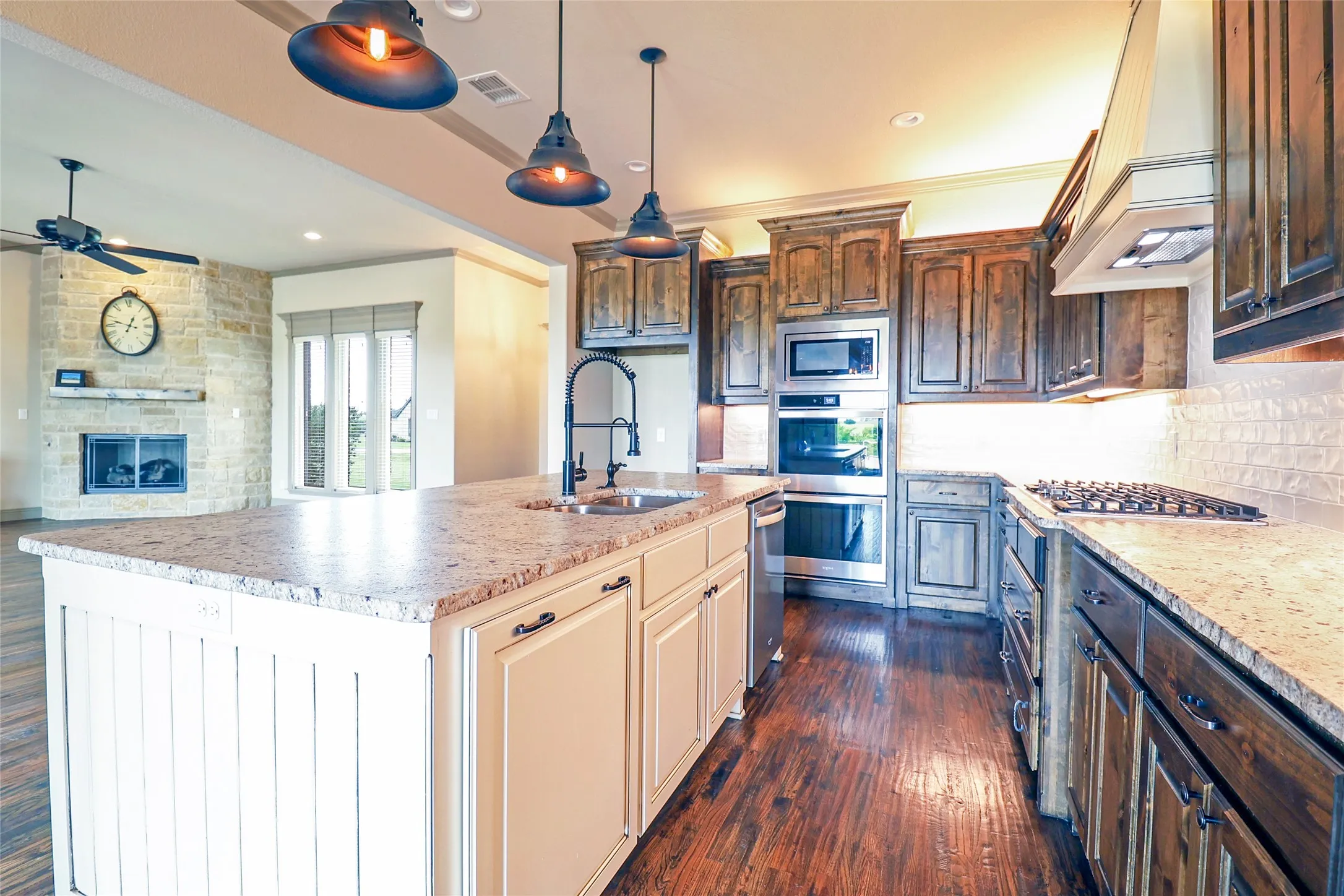 Single Family Residence For Sale in Johnson County , 6312 Nobu Place, Godley, Texas 76044, 4 Bedroom, 4 Bathroom, 3 Garage spaces, 3,282 Sqft, built in 2019, mls#21268610, Real Estate Agent in Godley, Homes For Sale in Johnson county, Homes For Sale in Godley, Realtor in Godley Texas, Real Estate Brokerage Independent Realty Texas, Luminita Cordes Realtor