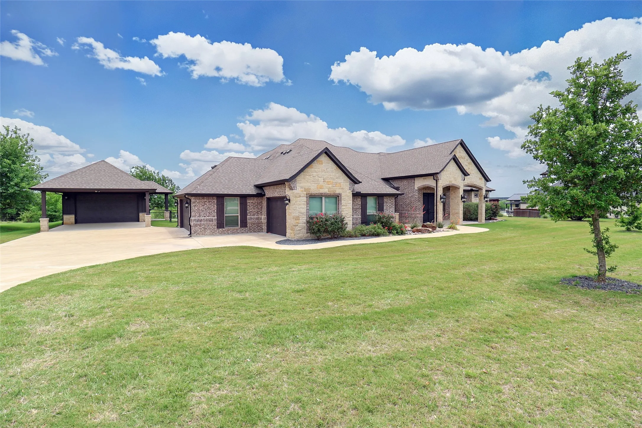 Single Family Residence For Sale in Johnson County , 6312 Nobu Place, Godley, Texas 76044, 4 Bedroom, 4 Bathroom, 3 Garage spaces, 3,282 Sqft, built in 2019, mls#21268610, Real Estate Agent in Godley, Homes For Sale in Johnson county, Homes For Sale in Godley, Realtor in Godley Texas, Real Estate Brokerage Independent Realty Texas, Luminita Cordes Realtor