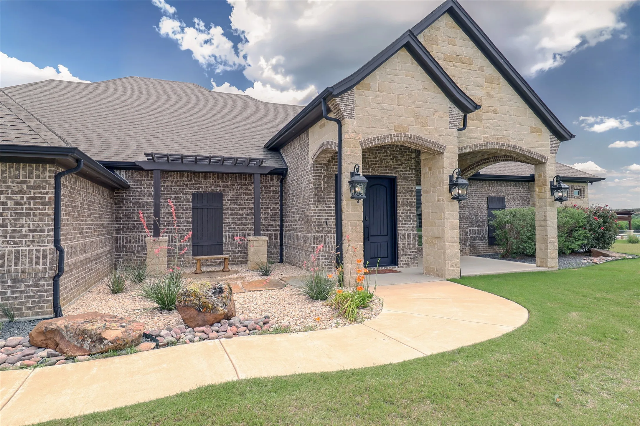 Single Family Residence For Sale in Johnson County , 6312 Nobu Place, Godley, Texas 76044, 4 Bedroom, 4 Bathroom, 3 Garage spaces, 3,282 Sqft, built in 2019, mls#21268610, Real Estate Agent in Godley, Homes For Sale in Johnson county, Homes For Sale in Godley, Realtor in Godley Texas, Real Estate Brokerage Independent Realty Texas, Luminita Cordes Realtor