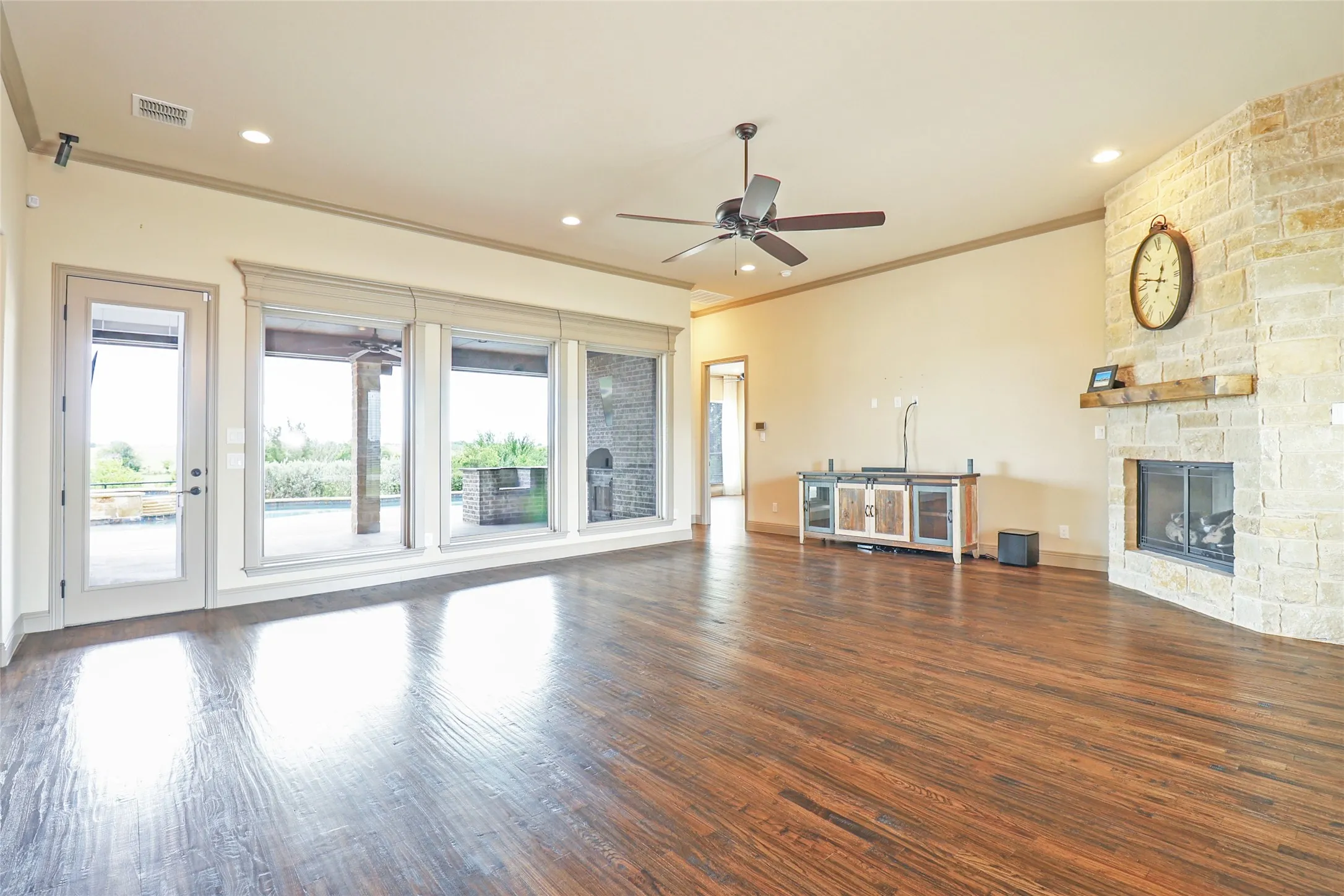 Single Family Residence For Sale in Johnson County , 6312 Nobu Place, Godley, Texas 76044, 4 Bedroom, 4 Bathroom, 3 Garage spaces, 3,282 Sqft, built in 2019, mls#21268610, Real Estate Agent in Godley, Homes For Sale in Johnson county, Homes For Sale in Godley, Realtor in Godley Texas, Real Estate Brokerage Independent Realty Texas, Luminita Cordes Realtor