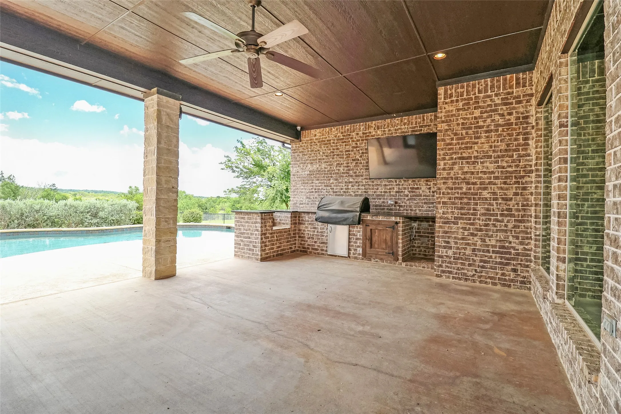 Single Family Residence For Sale in Johnson County , 6312 Nobu Place, Godley, Texas 76044, 4 Bedroom, 4 Bathroom, 3 Garage spaces, 3,282 Sqft, built in 2019, mls#21268610, Real Estate Agent in Godley, Homes For Sale in Johnson county, Homes For Sale in Godley, Realtor in Godley Texas, Real Estate Brokerage Independent Realty Texas, Luminita Cordes Realtor
