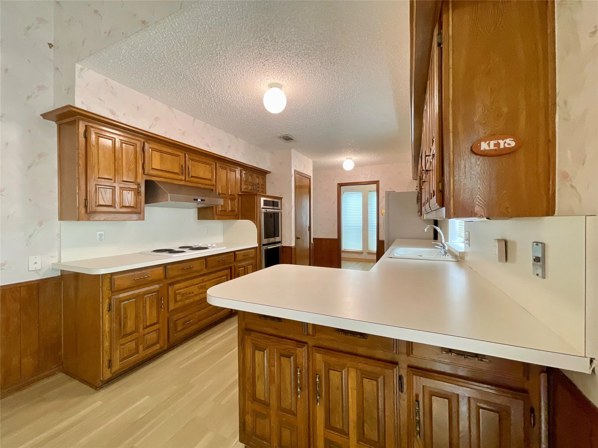 Single Family Residence For Sale in Dallas County , 9931 Chimney Hill Lane, Dallas, Texas 75243, 4 Bedroom, 3 Bathroom, 2 Garage spaces, 2,610 Sqft, built in 1979, mls#21265550, Real Estate Agent in Dallas, Homes For Sale in Dallas county, Homes For Sale in Dallas, Realtor in Dallas Texas, Real Estate Brokerage Independent Realty Texas, Luminita Cordes Realtor