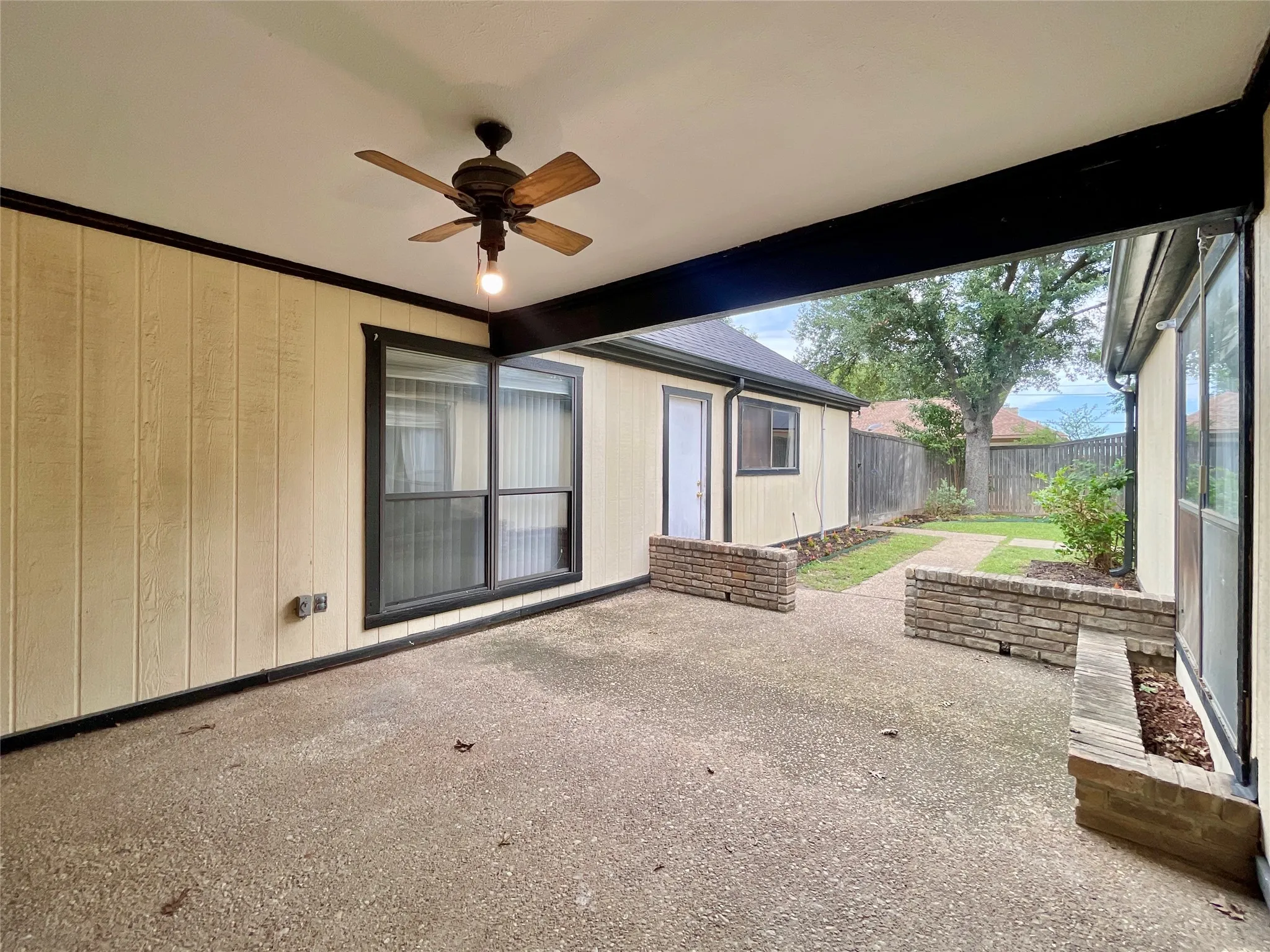 Single Family Residence For Sale in Dallas County , 9931 Chimney Hill Lane, Dallas, Texas 75243, 4 Bedroom, 3 Bathroom, 2 Garage spaces, 2,610 Sqft, built in 1979, mls#21265550, Real Estate Agent in Dallas, Homes For Sale in Dallas county, Homes For Sale in Dallas, Realtor in Dallas Texas, Real Estate Brokerage Independent Realty Texas, Luminita Cordes Realtor