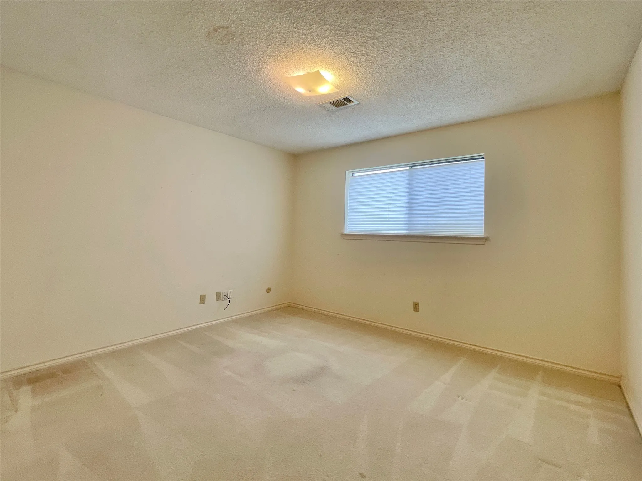 Single Family Residence For Sale in Dallas County , 9931 Chimney Hill Lane, Dallas, Texas 75243, 4 Bedroom, 3 Bathroom, 2 Garage spaces, 2,610 Sqft, built in 1979, mls#21265550, Real Estate Agent in Dallas, Homes For Sale in Dallas county, Homes For Sale in Dallas, Realtor in Dallas Texas, Real Estate Brokerage Independent Realty Texas, Luminita Cordes Realtor