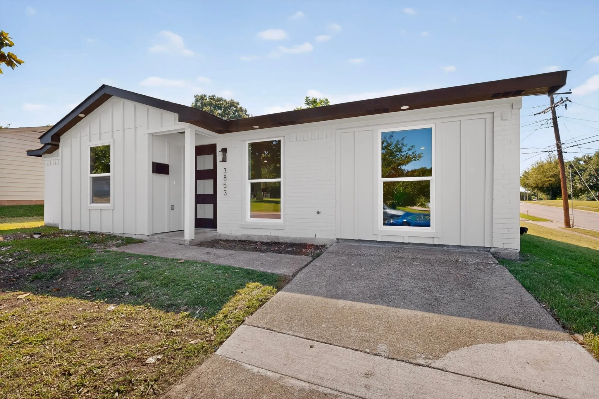 Single Family Residence For Sale in Dallas County , 3853 Happy Canyon Drive, Dallas, Texas 75241, 3 Bedroom, 1 Bathroom, Garage spaces, 1,221 Sqft, built in 1961, mls#21269289, Real Estate Agent in Dallas, Homes For Sale in Dallas county, Homes For Sale in Dallas, Realtor in Dallas Texas, Real Estate Brokerage Independent Realty Texas, Luminita Cordes Realtor