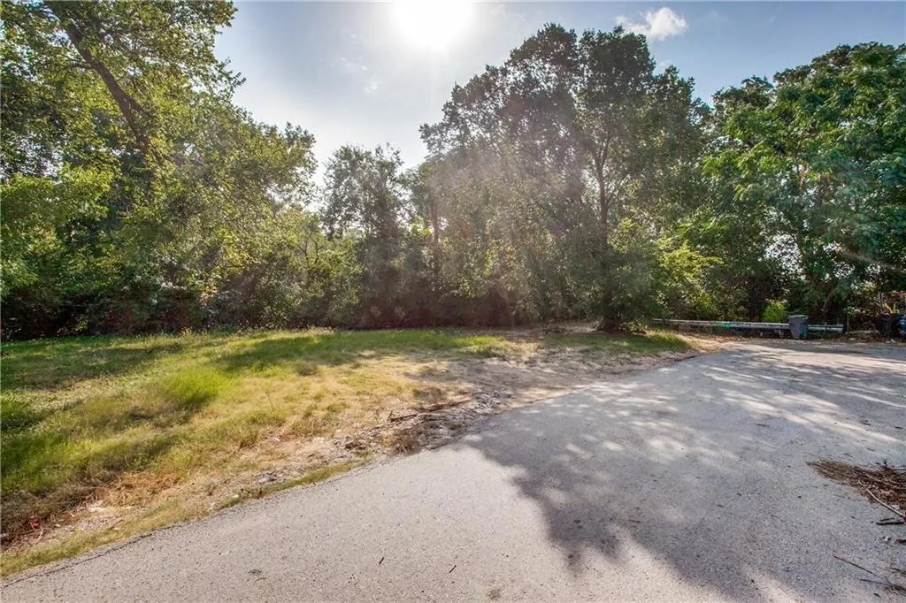 Single Family Residence For Sale in Dallas County , 6922 Mohawk Drive, Dallas, Texas 75235, 4 Bedroom, 2 Bathroom, Garage spaces, 1,518 Sqft, built in 1948, mls#21270223, Real Estate Agent in Dallas, Homes For Sale in Dallas county, Homes For Sale in Dallas, Realtor in Dallas Texas, Real Estate Brokerage Independent Realty Texas, Luminita Cordes Realtor